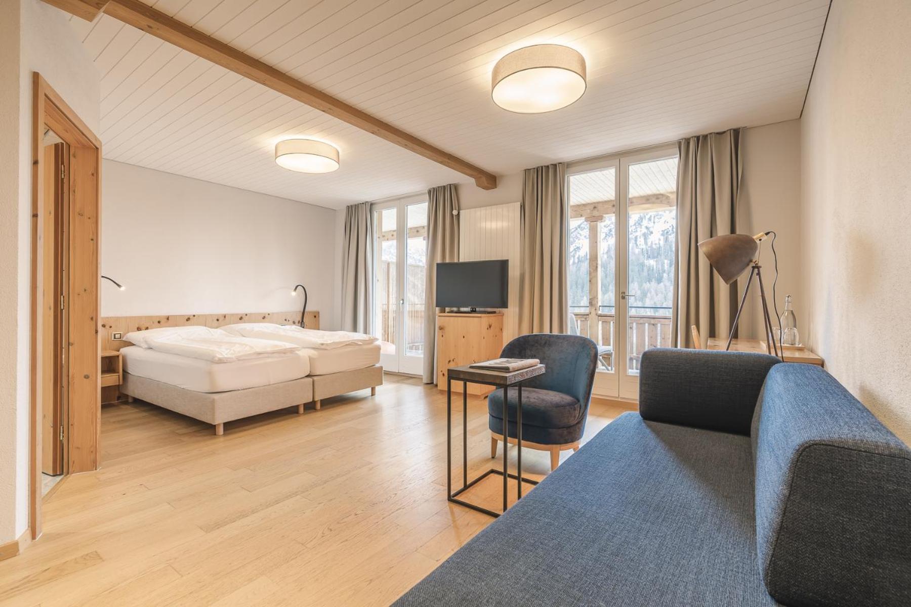 Junior Suite with Balcony and Panorama View 
