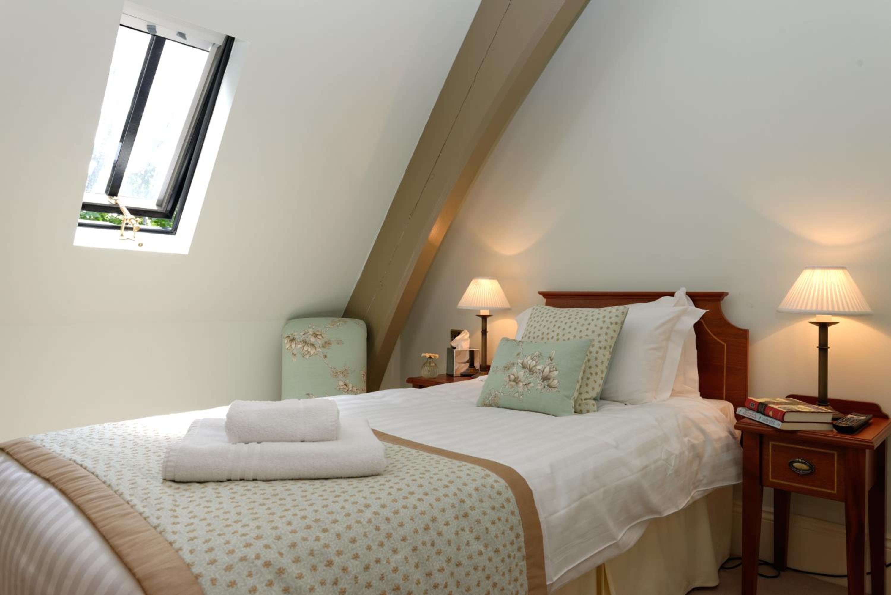 Standard Double Room - Photo 5