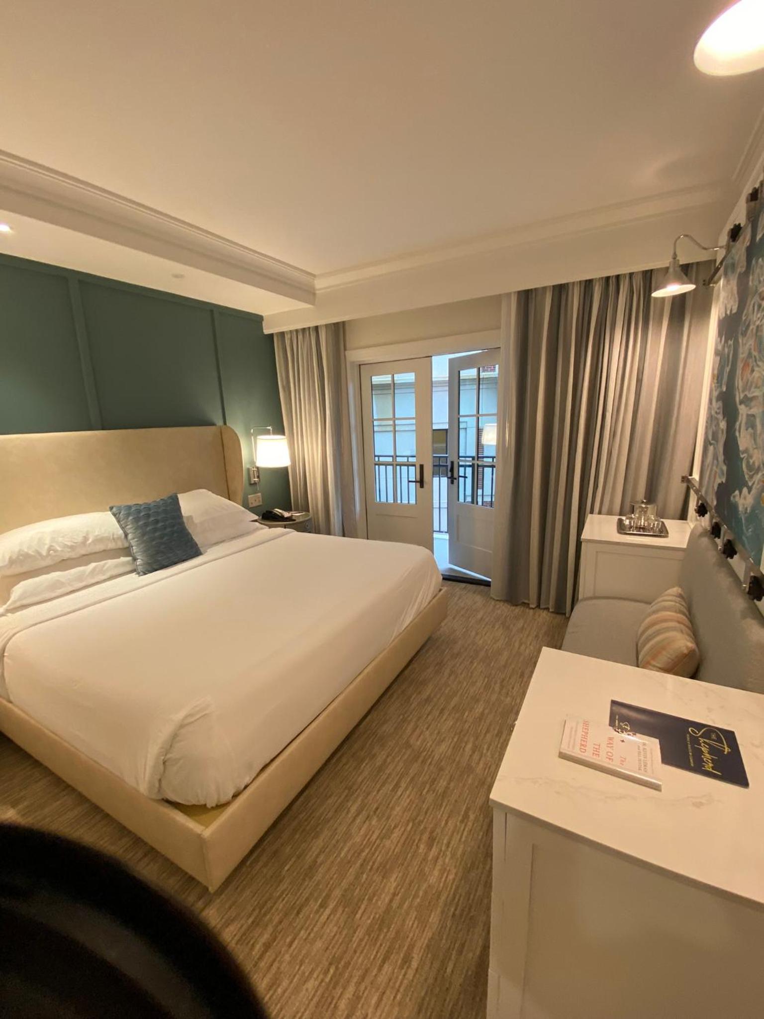 Standard King Room - Photo 1