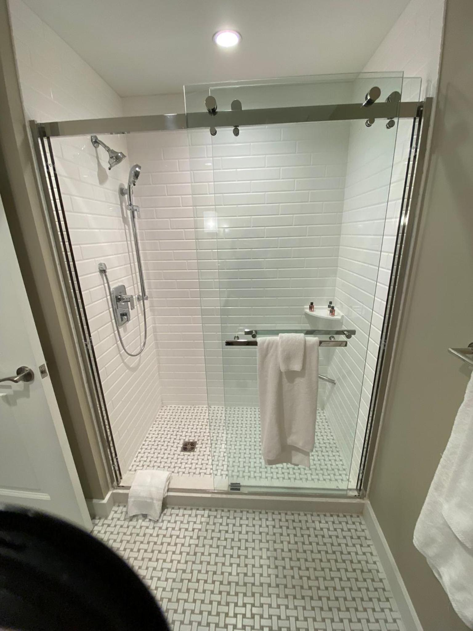 Deluxe King Room - Photo 2