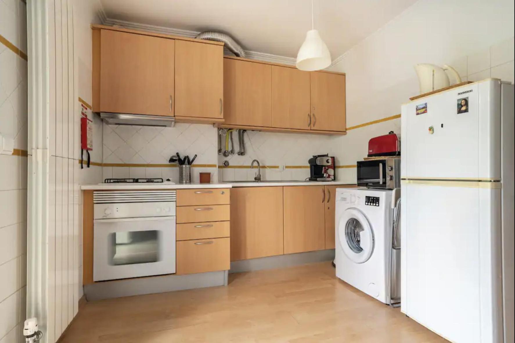 Apartment with Terrace - Photo 16