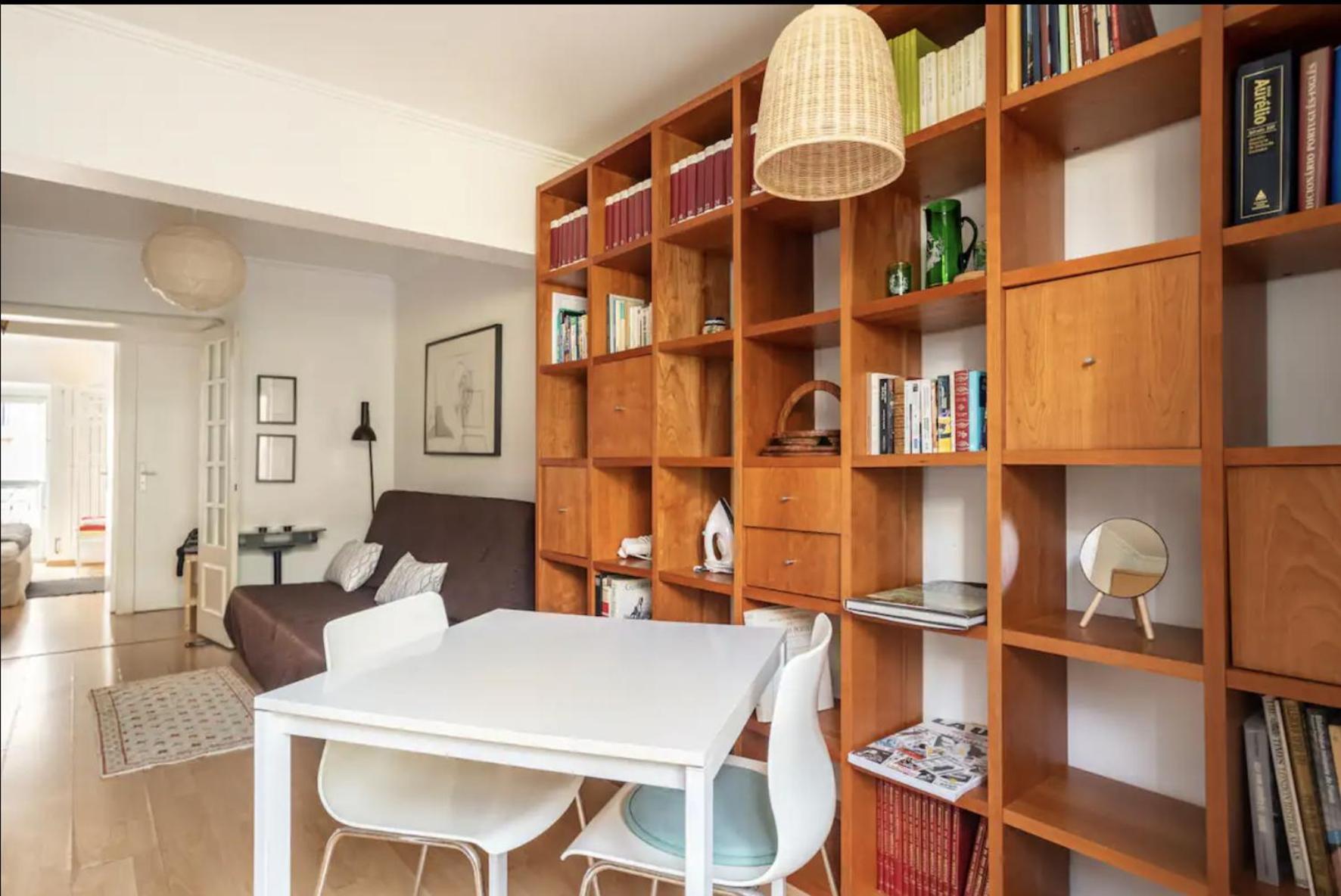 Apartment with Terrace - Photo 20