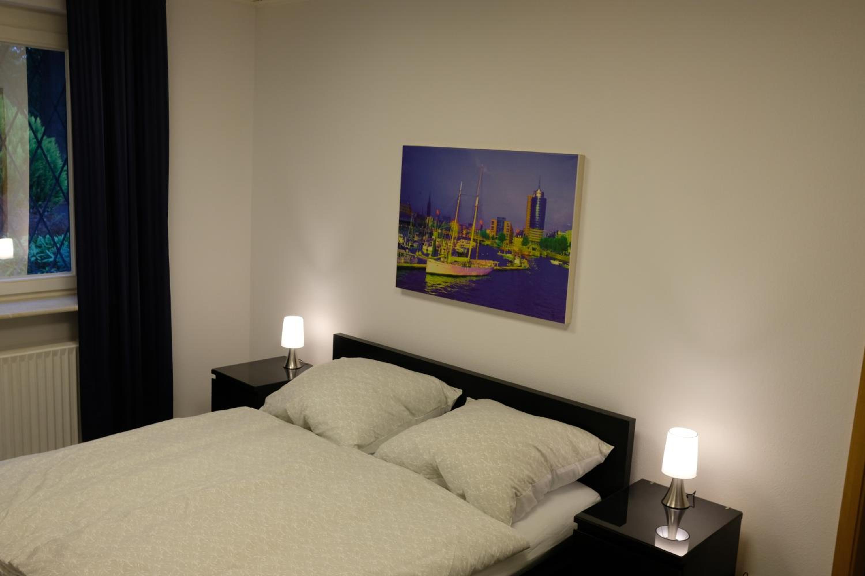 One-Bedroom Apartment photo 1
