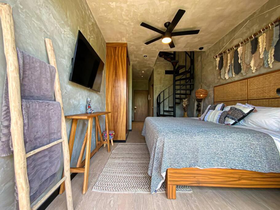 One-Bedroom Apartment - Photo 1