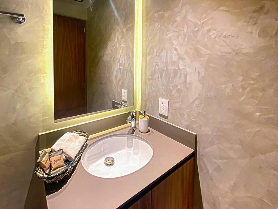 One-Bedroom Apartment - Photo 12