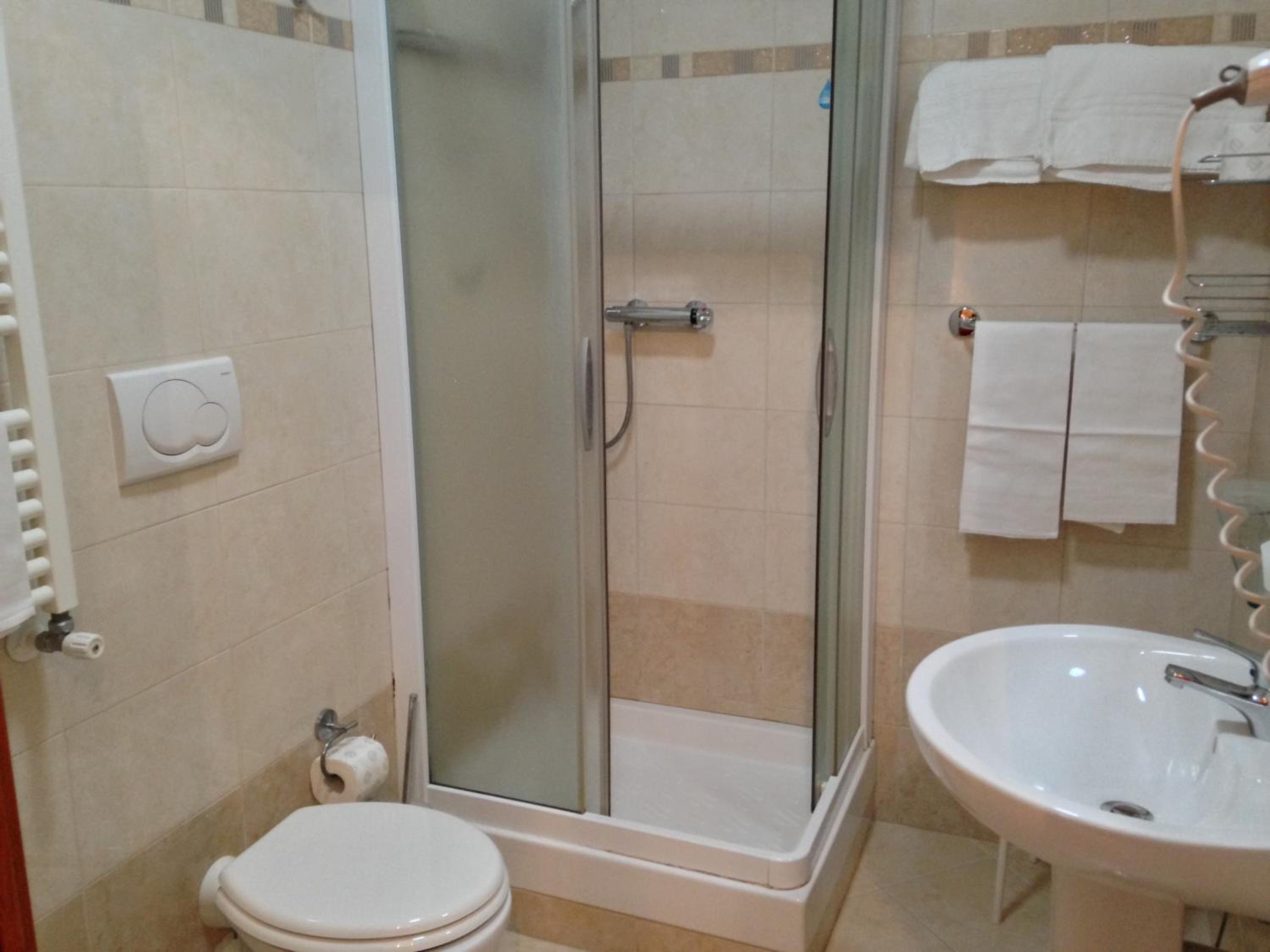 Classic Triple Room - Photo 6