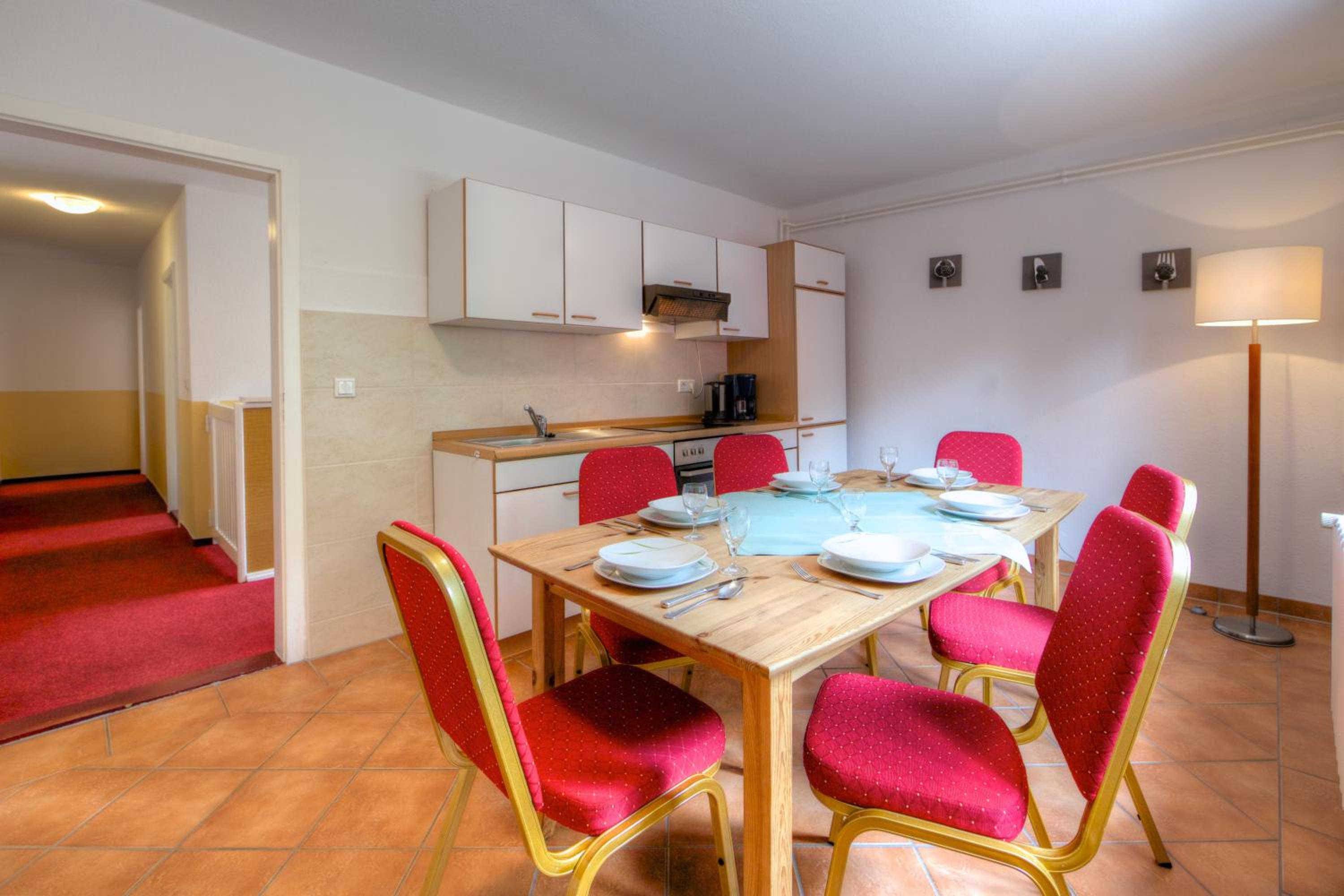 Holiday Home (6 Adults) - Photo 4
