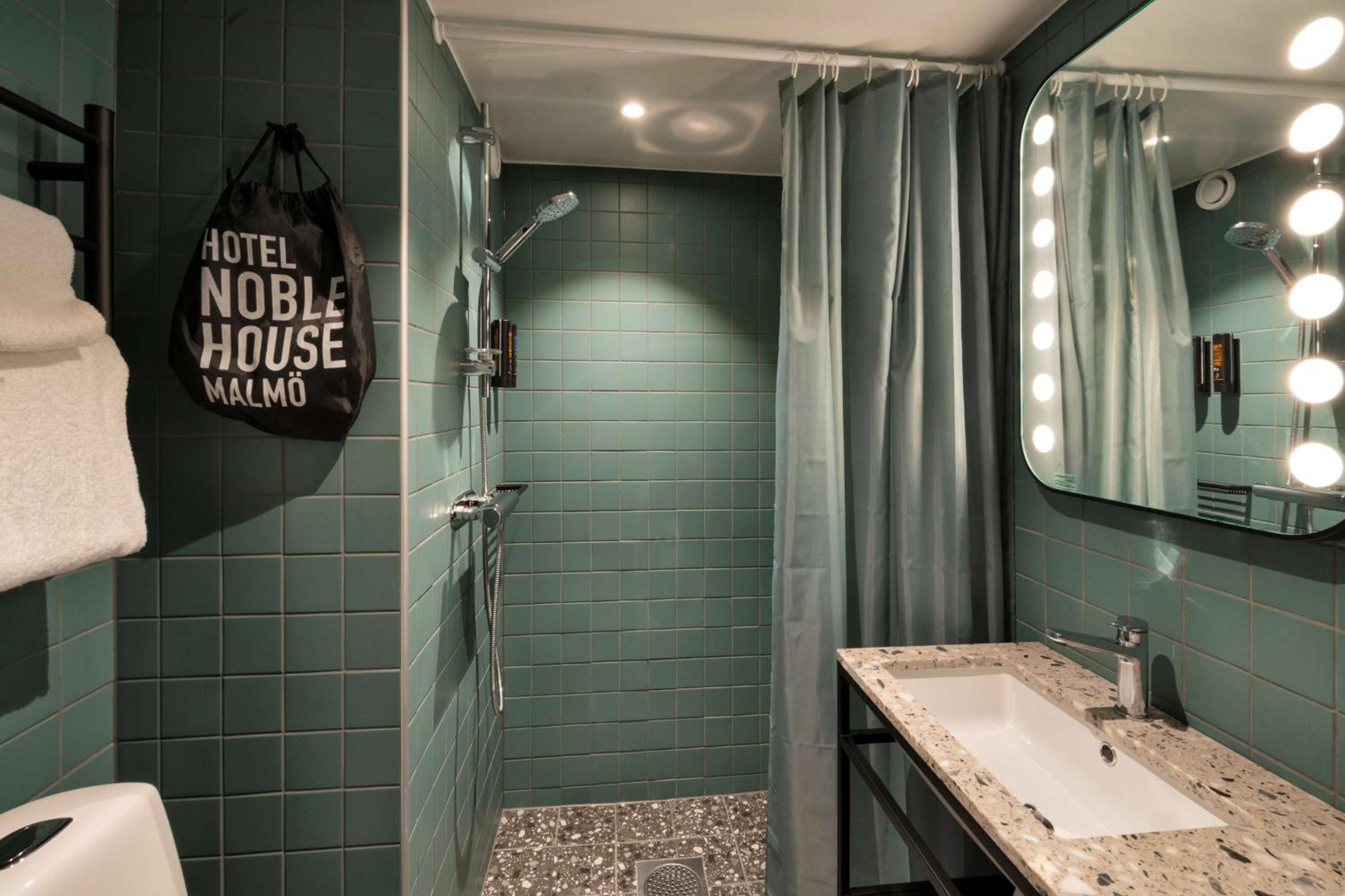 Superior Twin Room - Non-Smoking - Photo 2