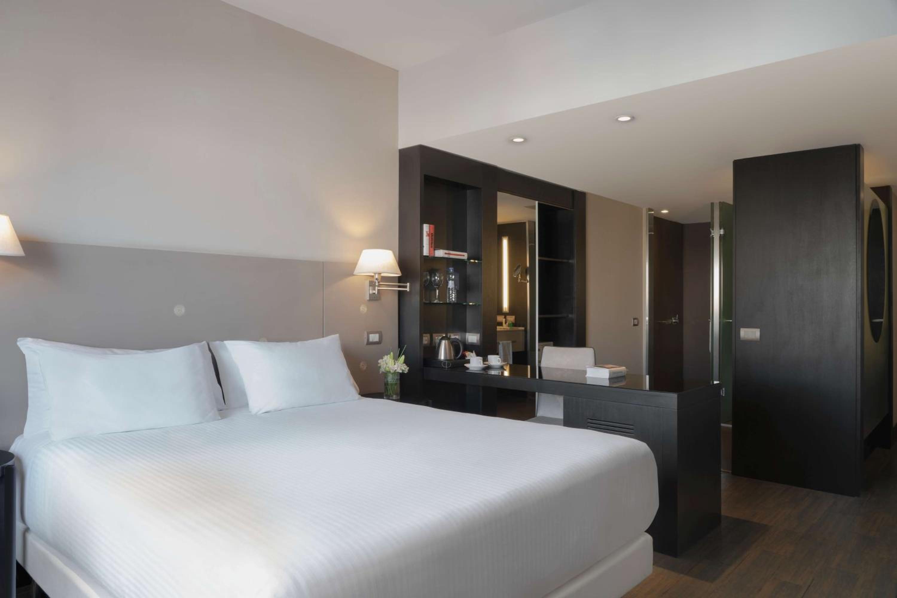Standard Double or Twin Room photo 1