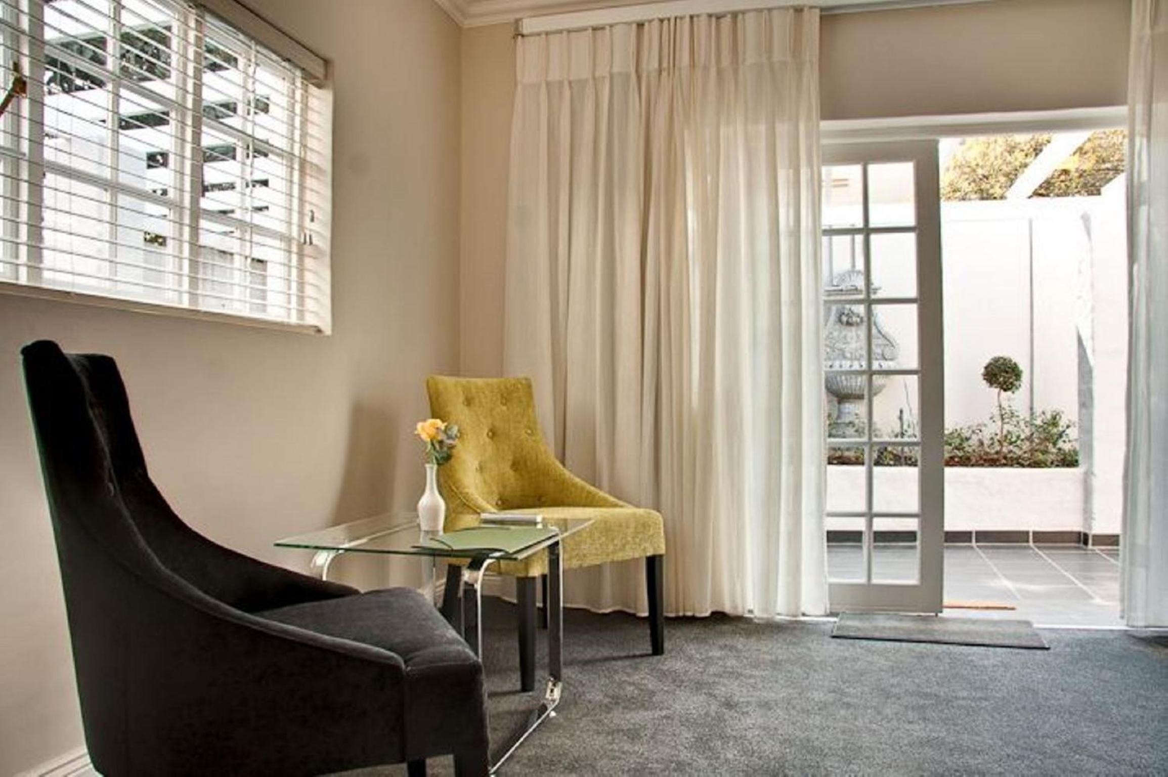 Premium Double Room - Photo 17