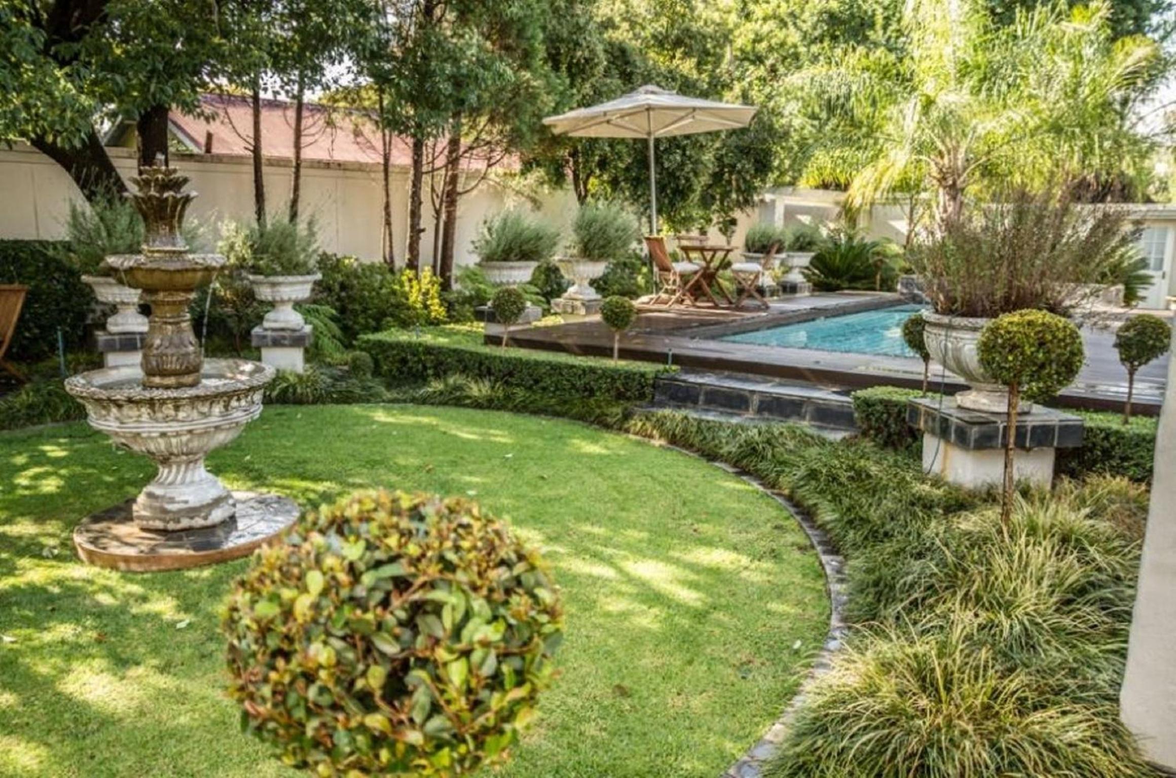 Queen Room with Pool View - Photo 8