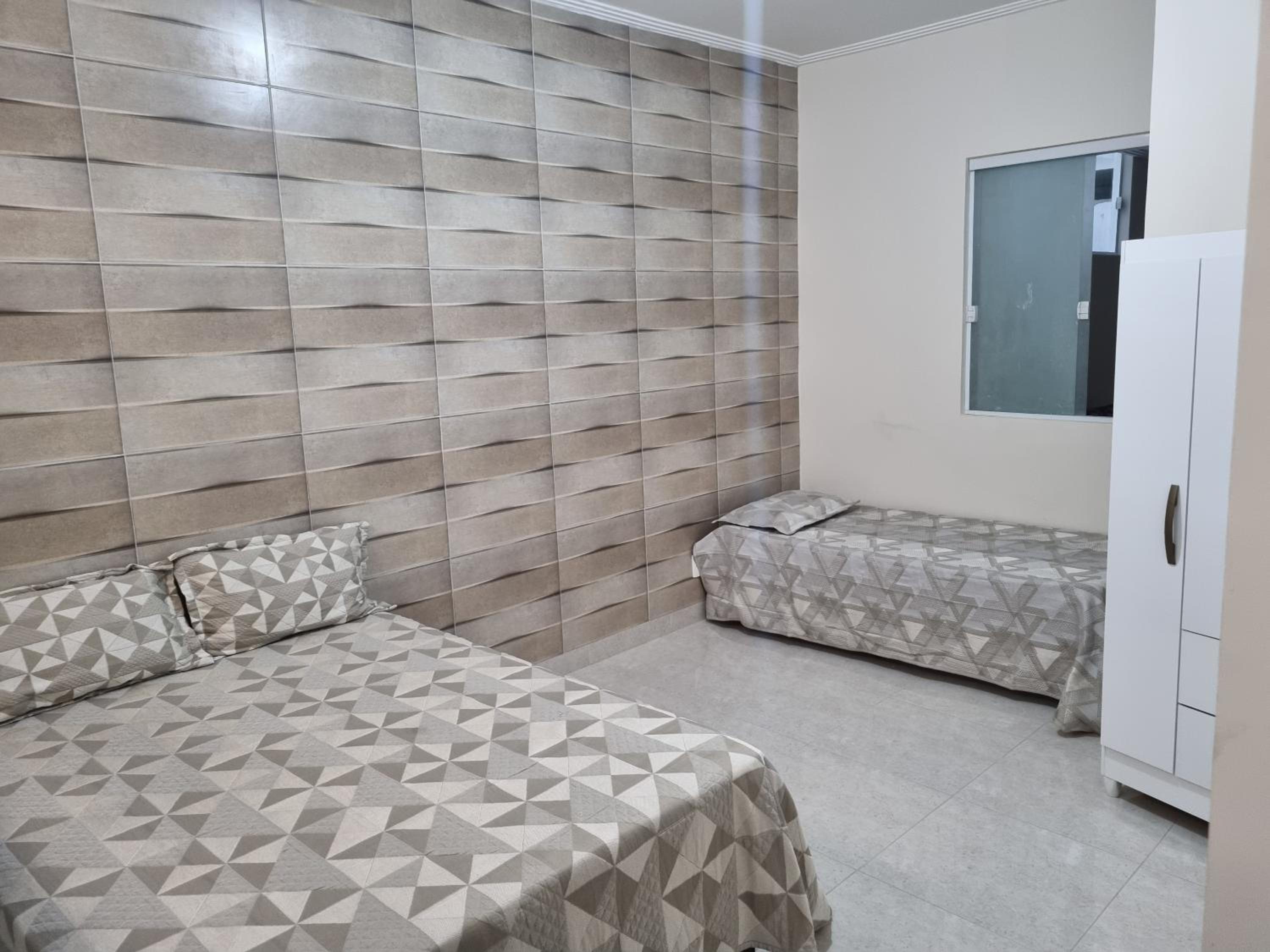 One-Bedroom Apartment - Photo 3