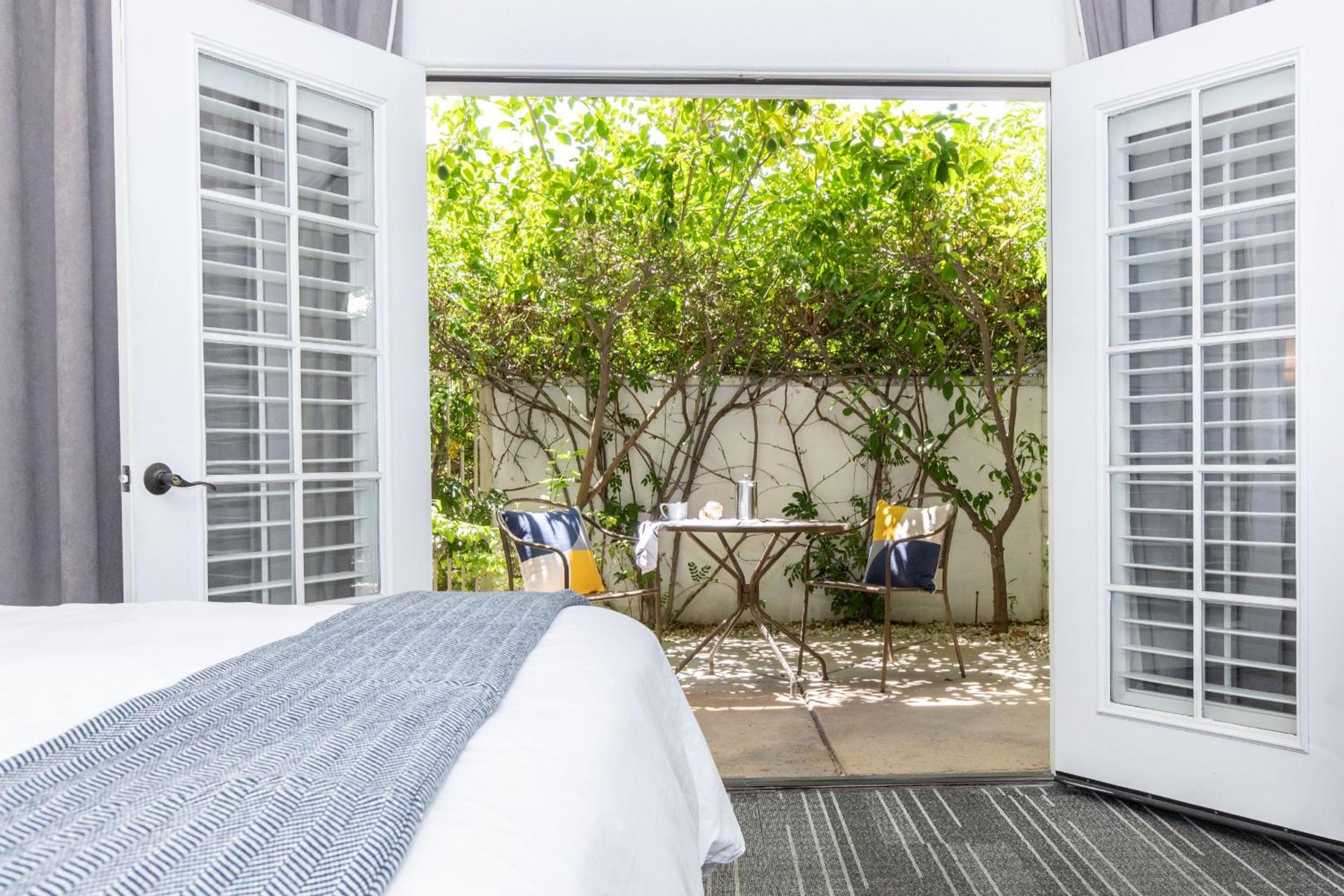 Deluxe King Room with Patio and Fireplace - Photo 2