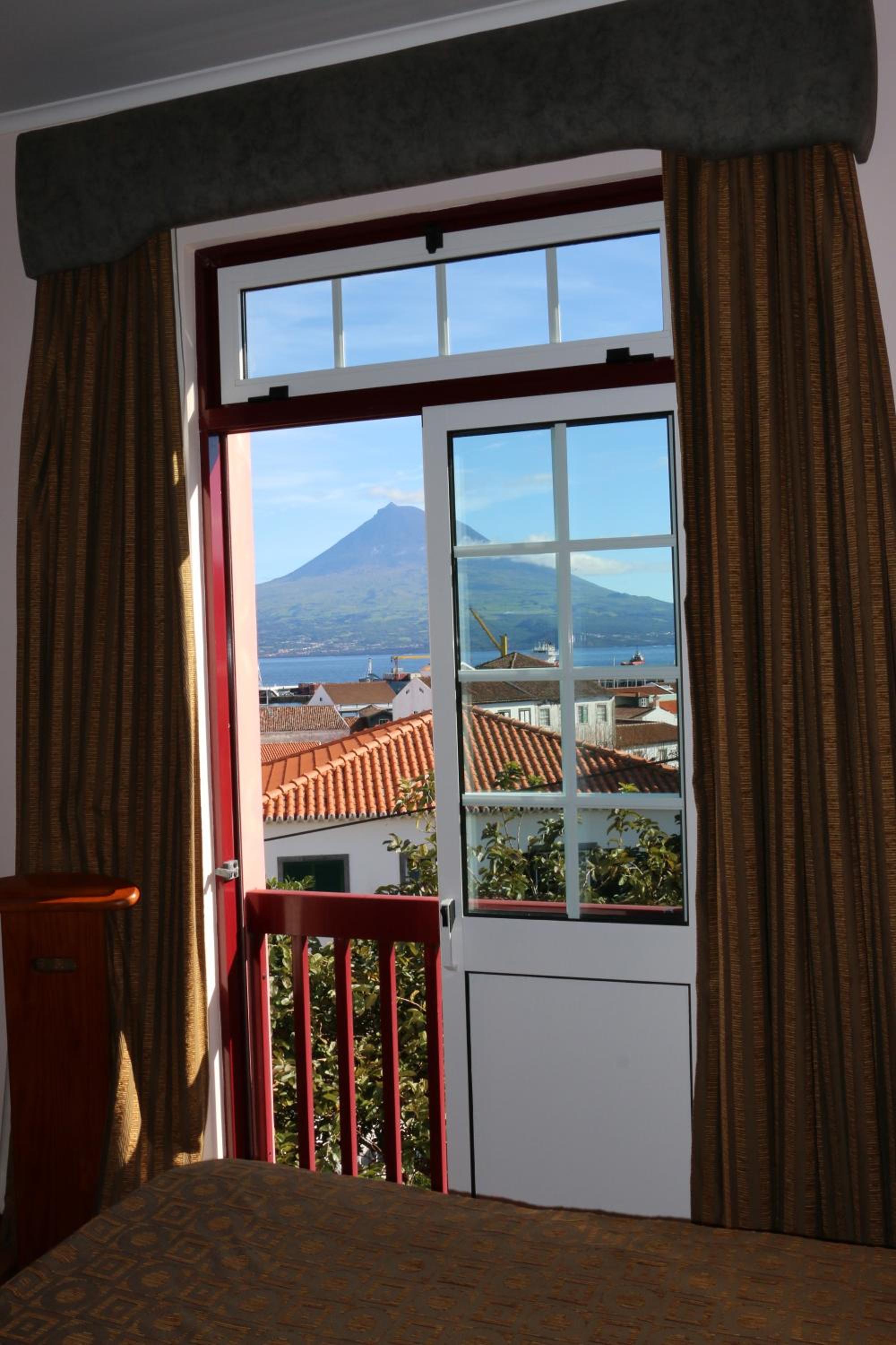 One-Bedroom Apartment - Photo 2