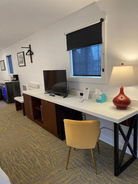 Deluxe Double Room with Balcony photo 3