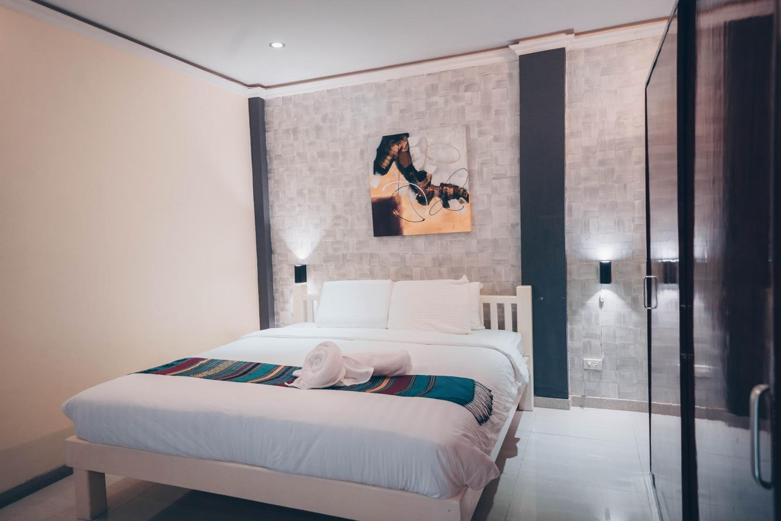 Deluxe King Room photo 2