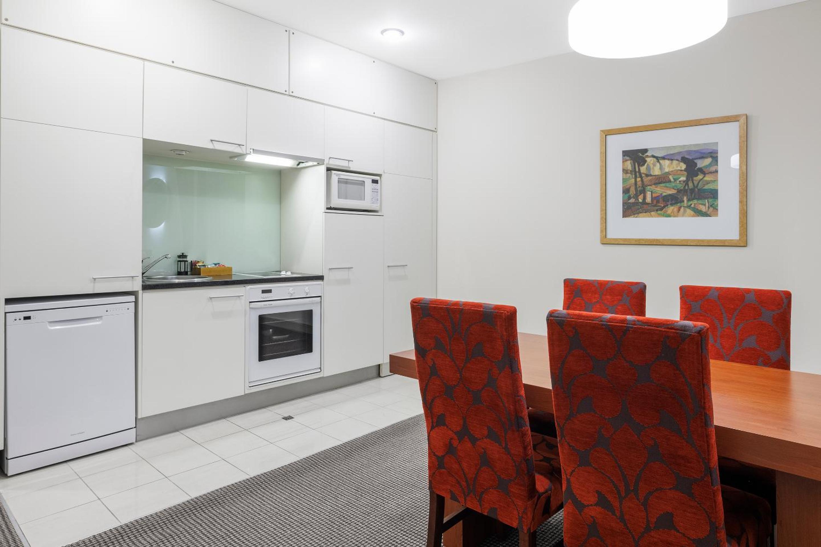 One Bedroom Apartment - Photo 3