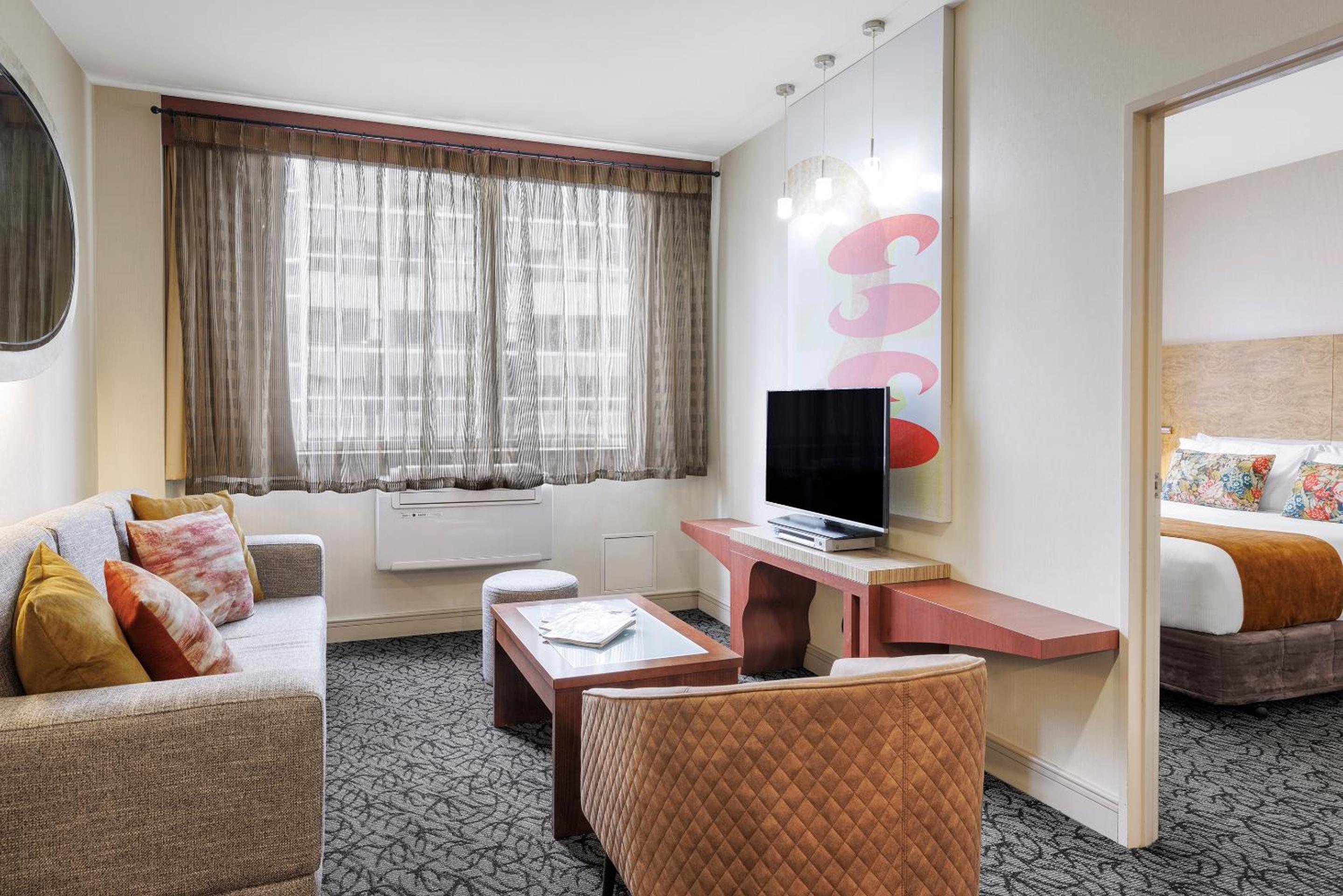 Executive Two-Bedroom Suite With One Queen And Two Single Beds - Photo 3