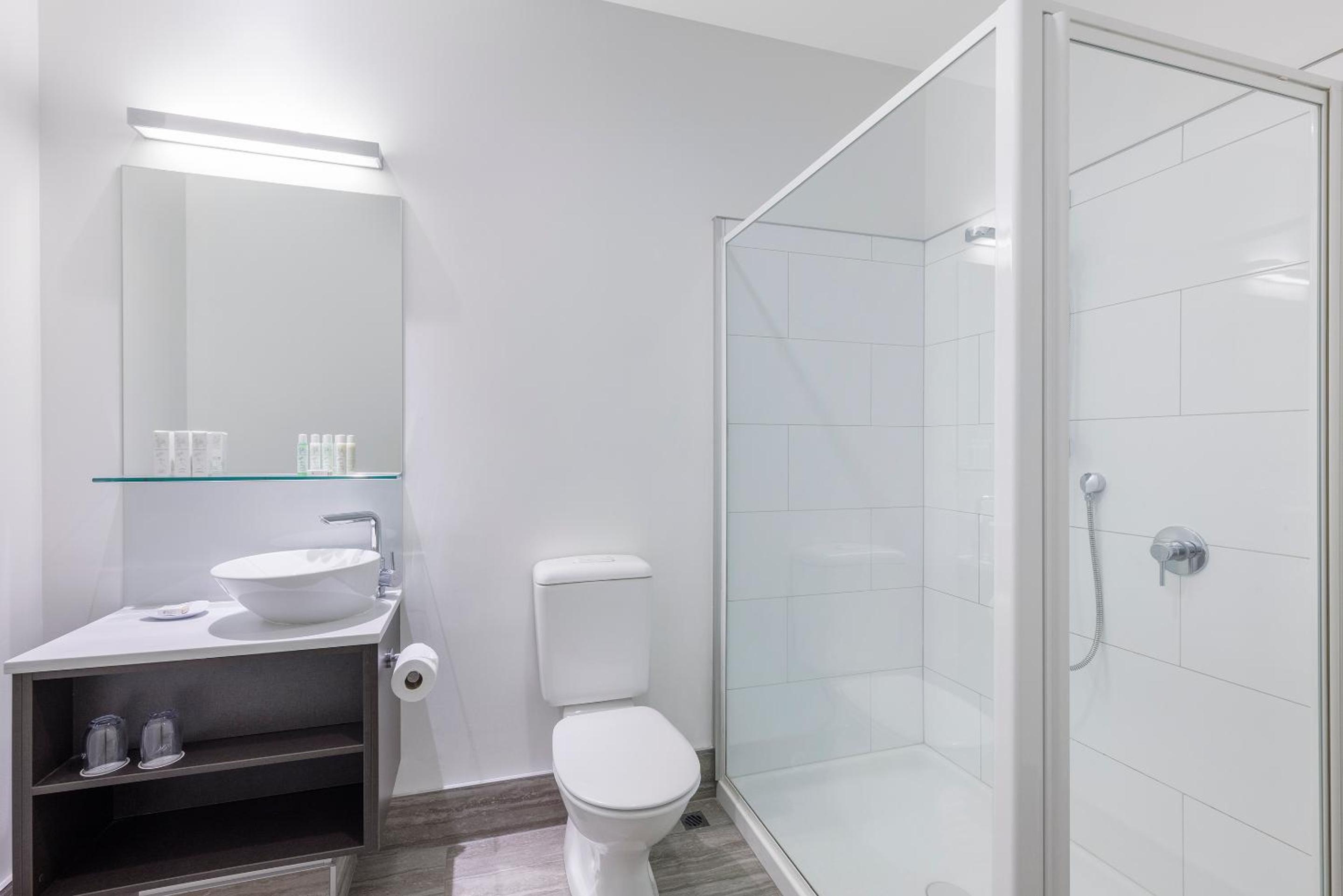 Premier 2 Bedroom Apartment - Photo 7