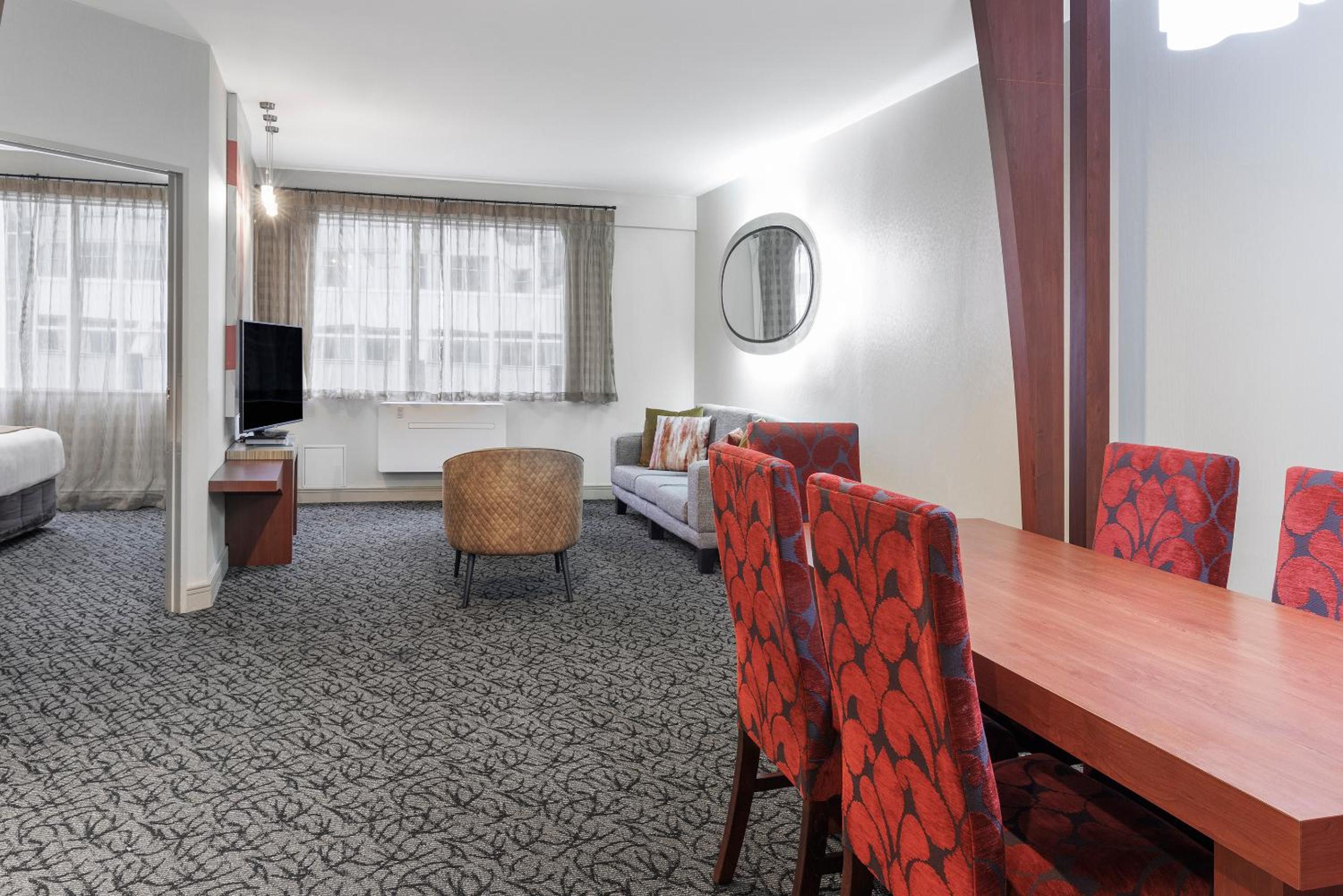 Premier 2 Bedroom Apartment - Photo 5