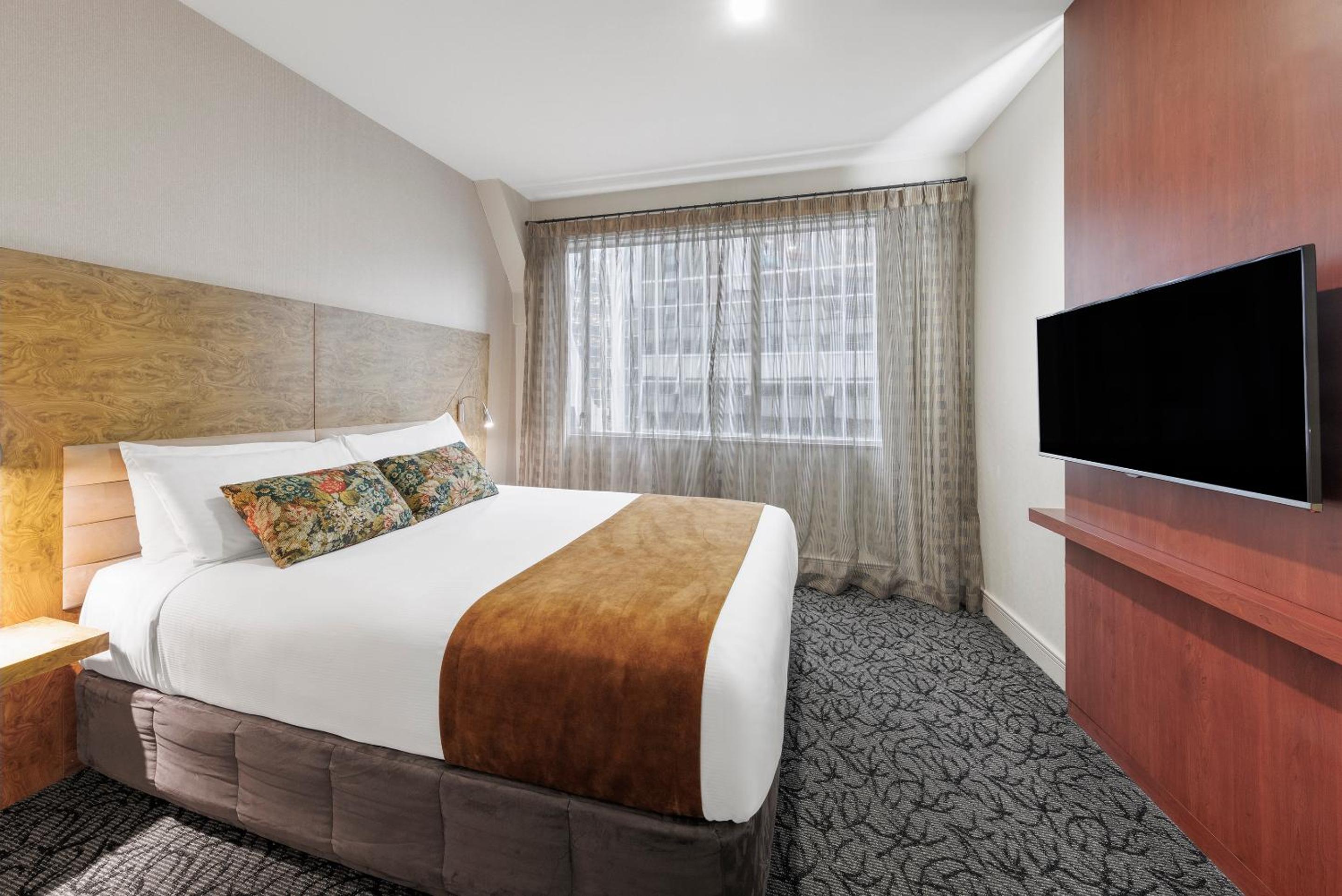 Premier 2 Bedroom Apartment - Photo 1