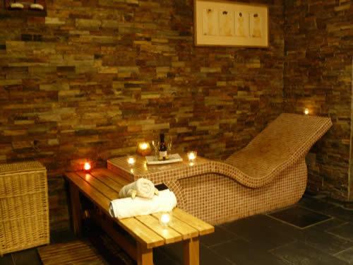 Double or Twin Room with Mountain View with Spa Access photo 3
