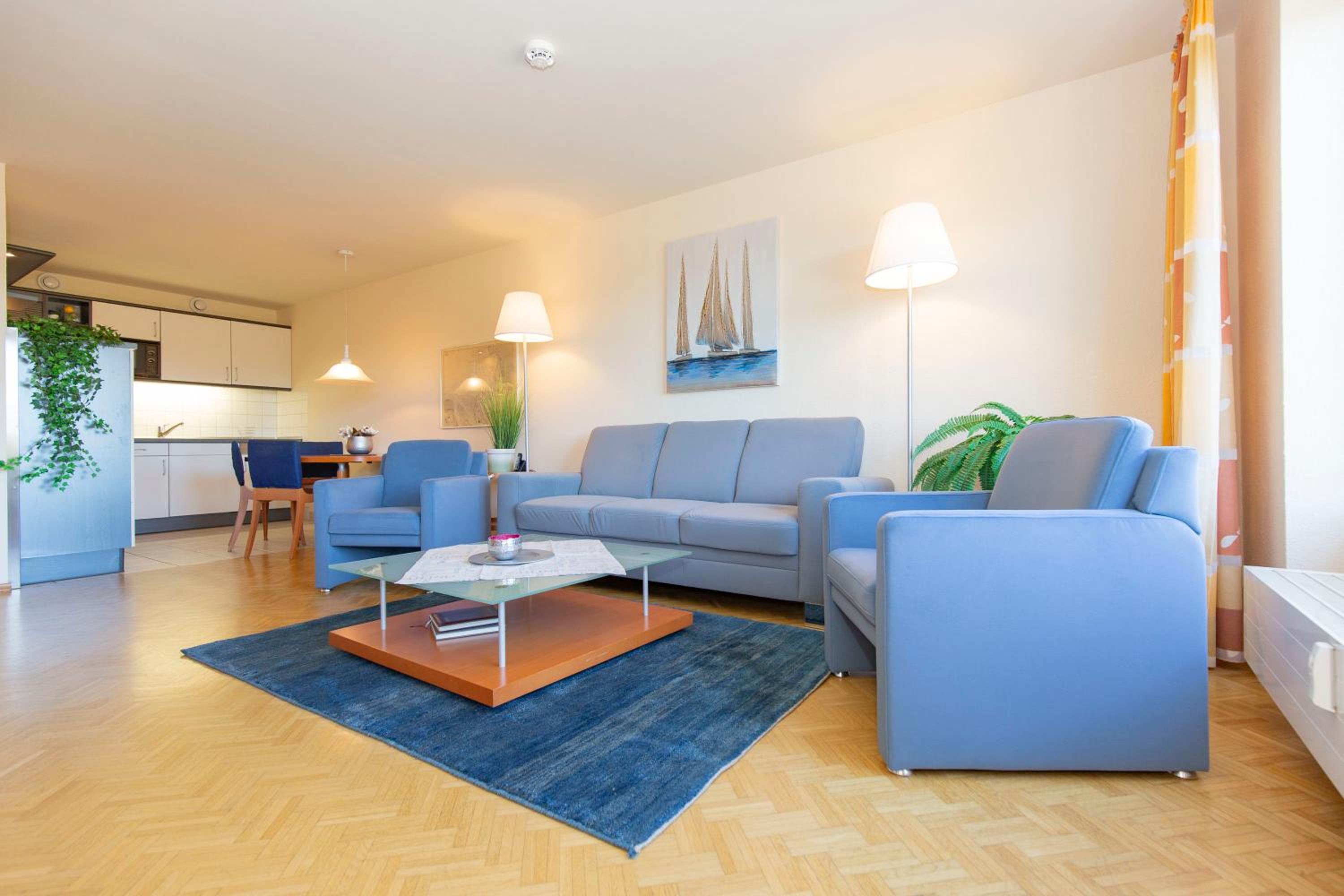 Apartment with Balcony photo 1