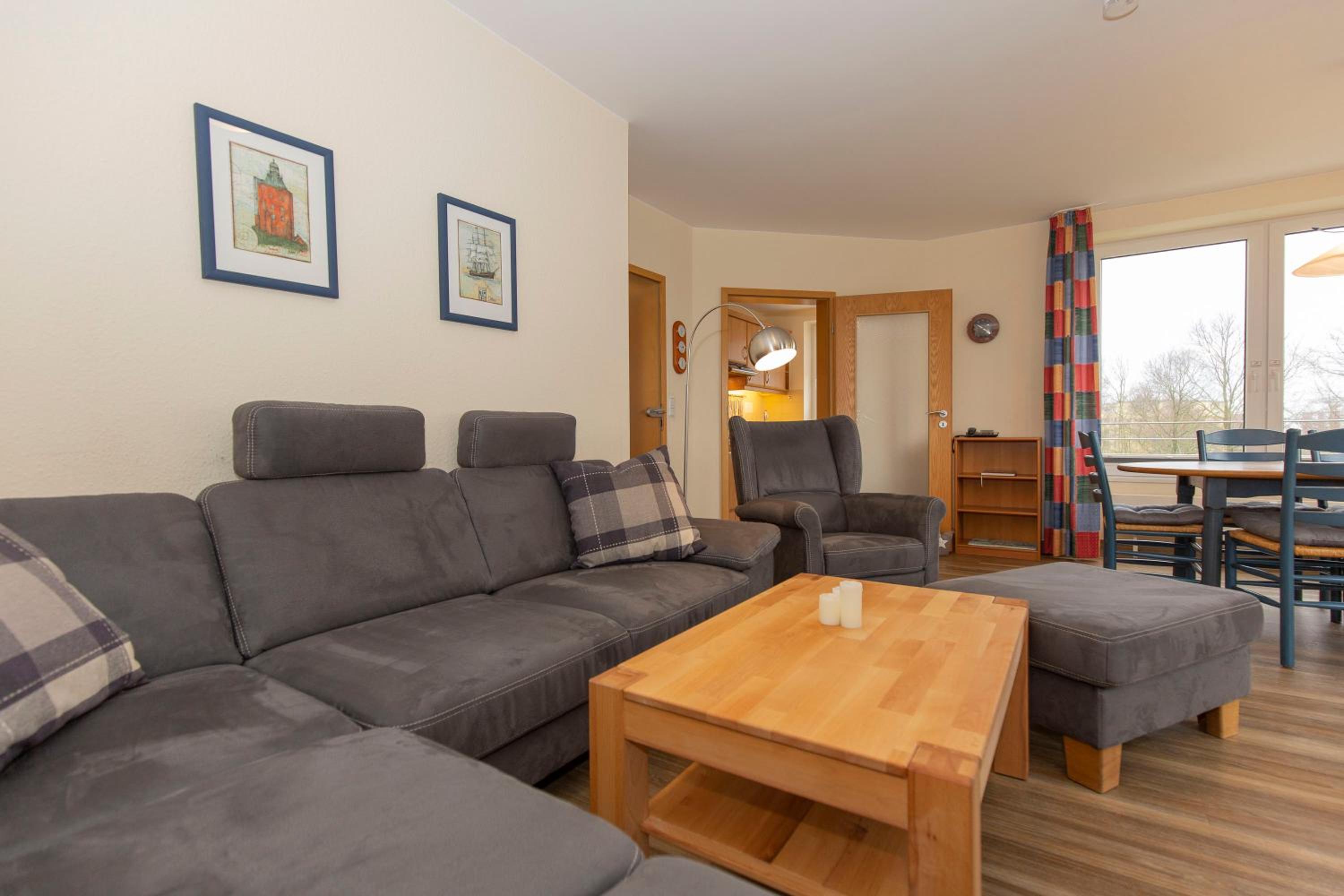 Apartment with Balcony photo 1