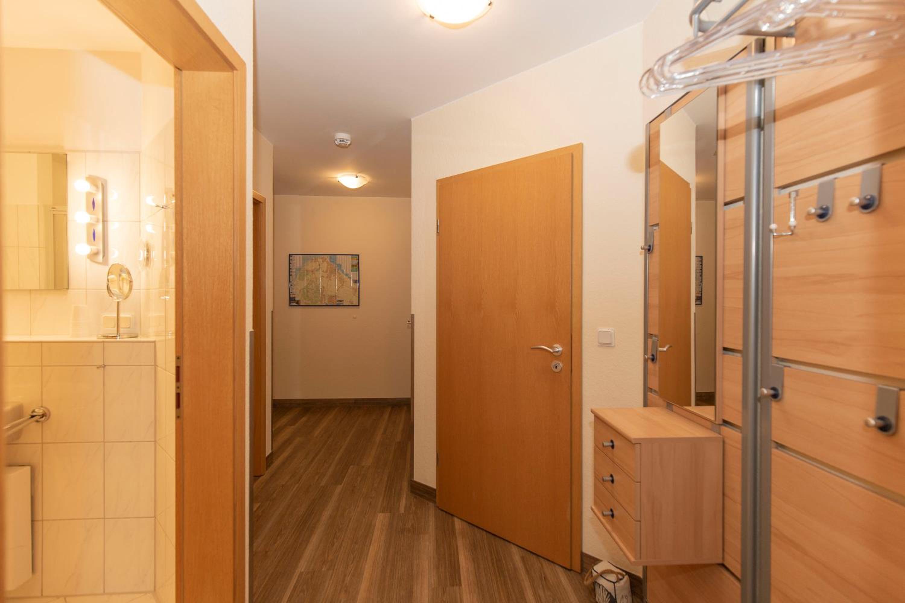 Apartment with Balcony photo 3