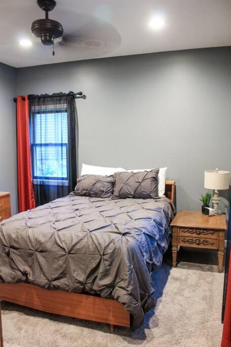 One-Bedroom Apartment photo 2