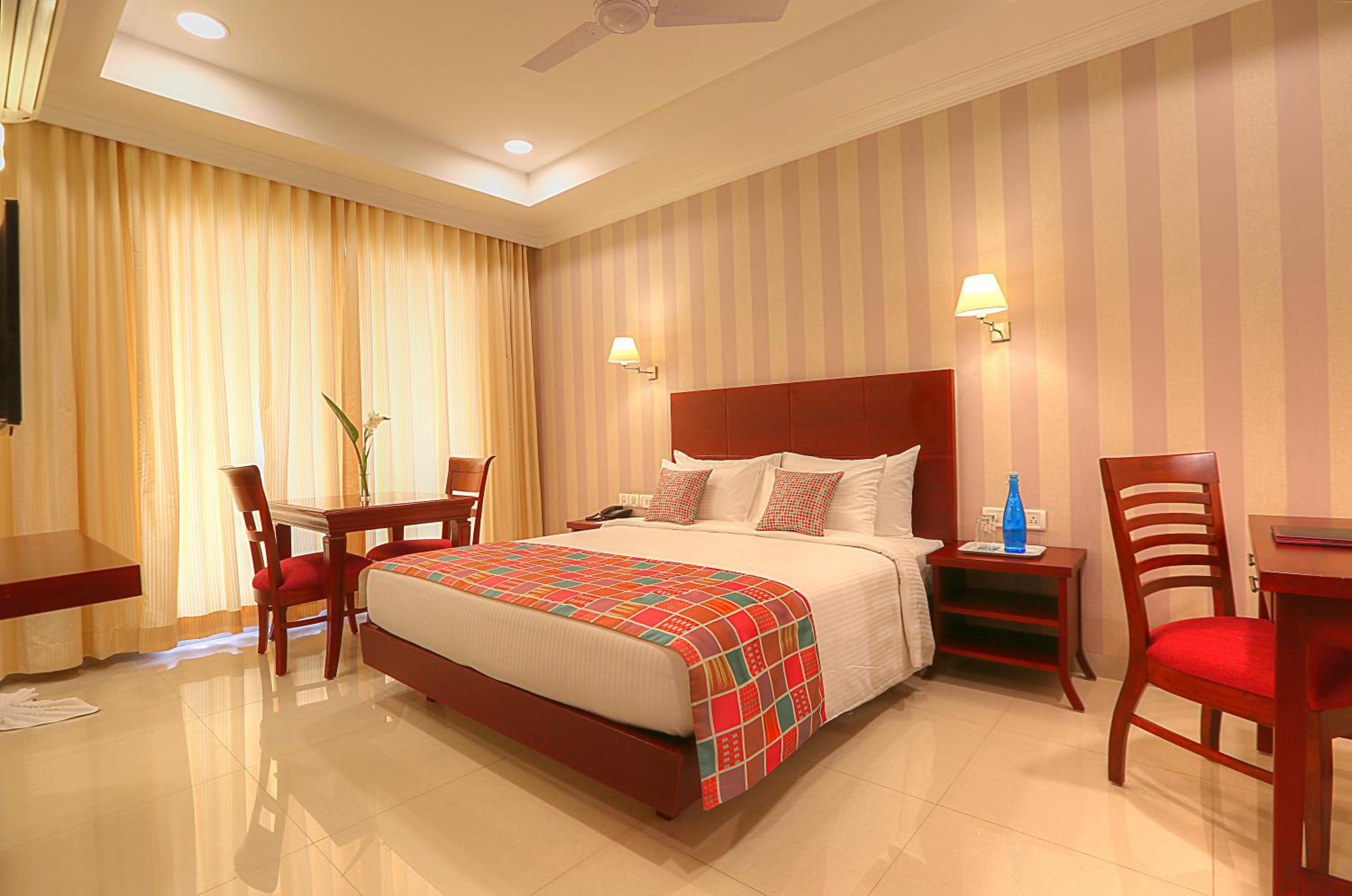 Executive Room - Photo 1