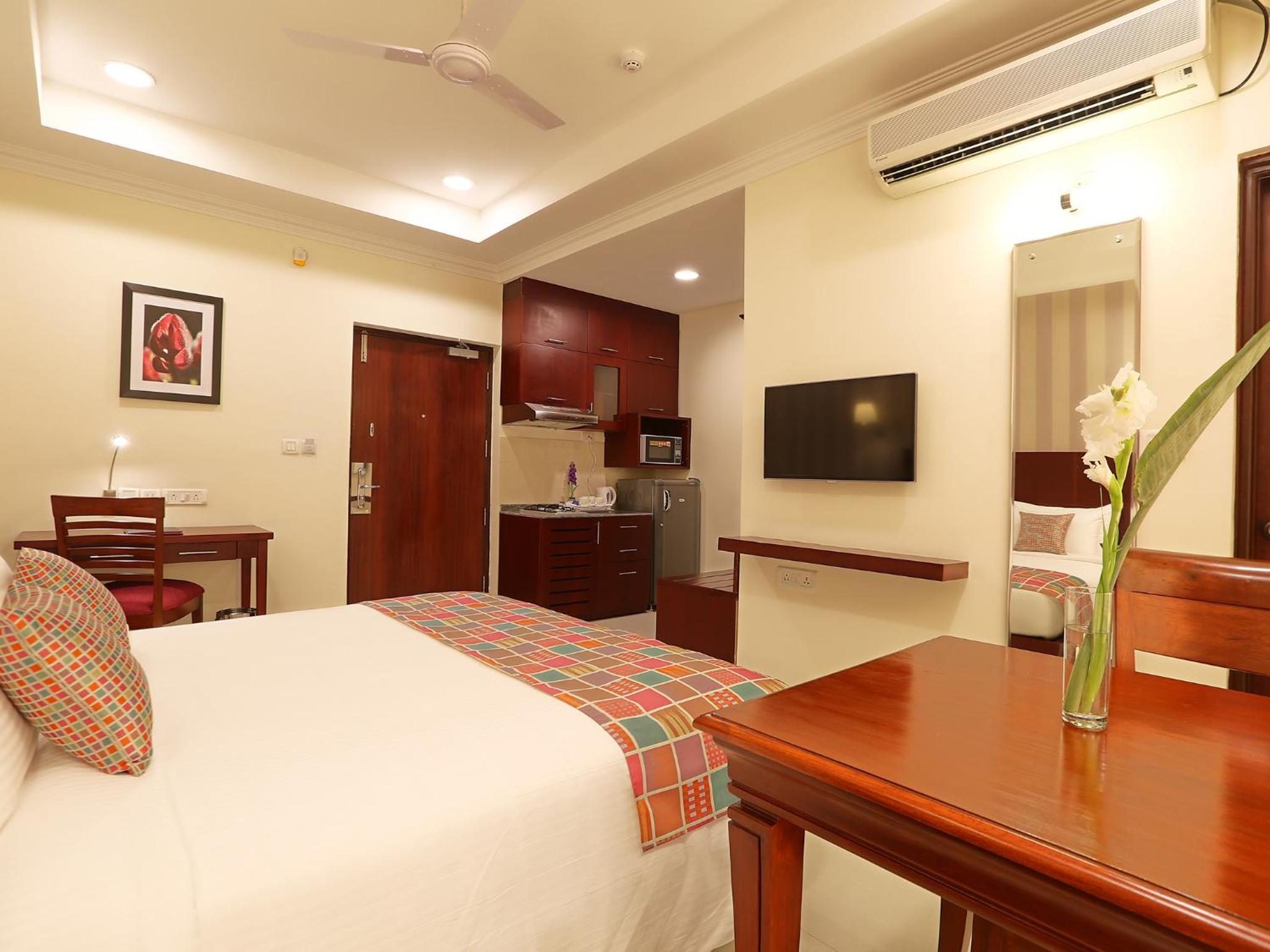Executive Room - Photo 2