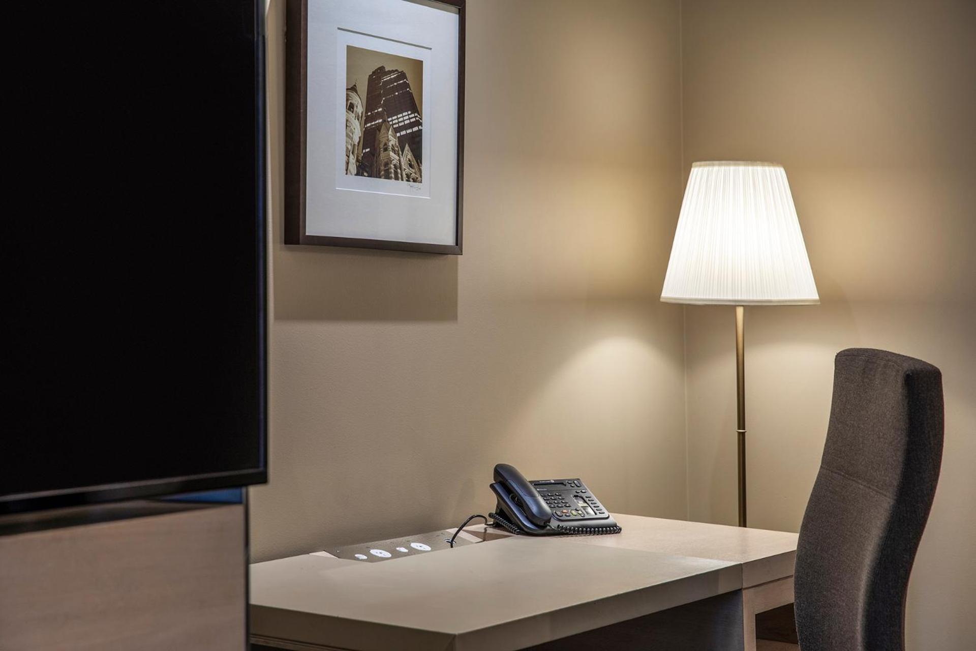 Classic King Room - Accessible - Photo 2
