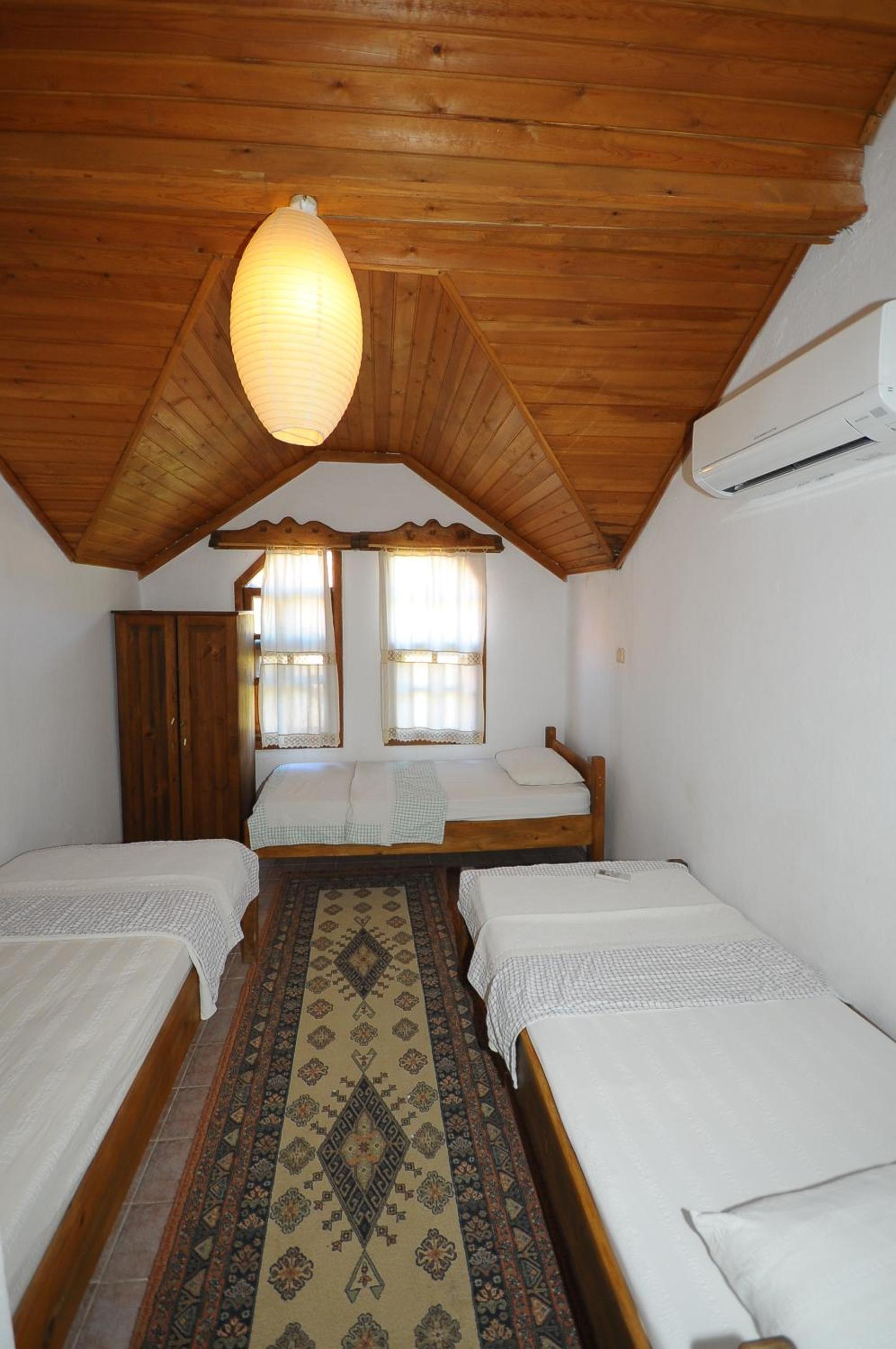 Triple Room photo 2