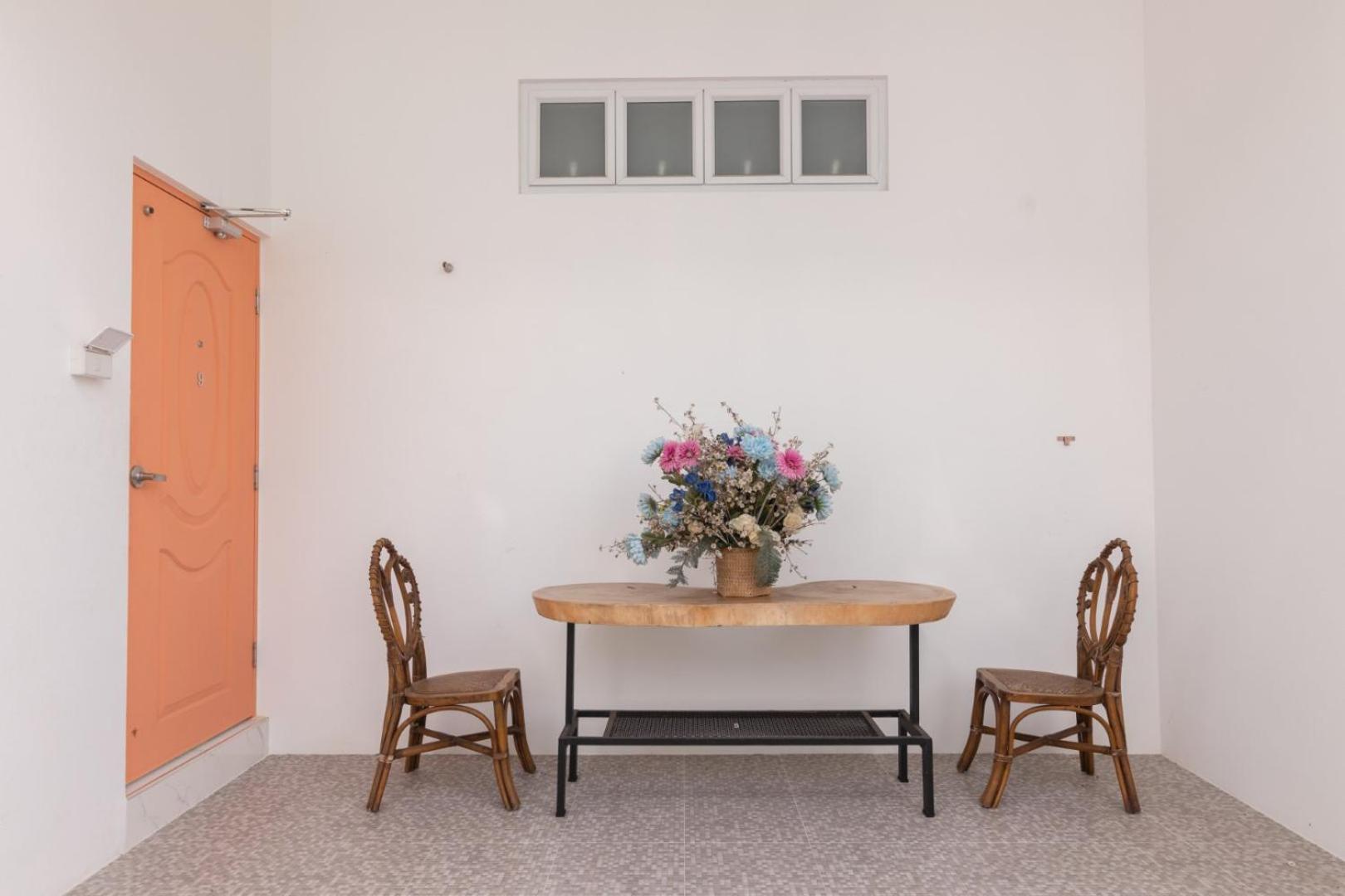 Triple Room with Bath - Photo 8