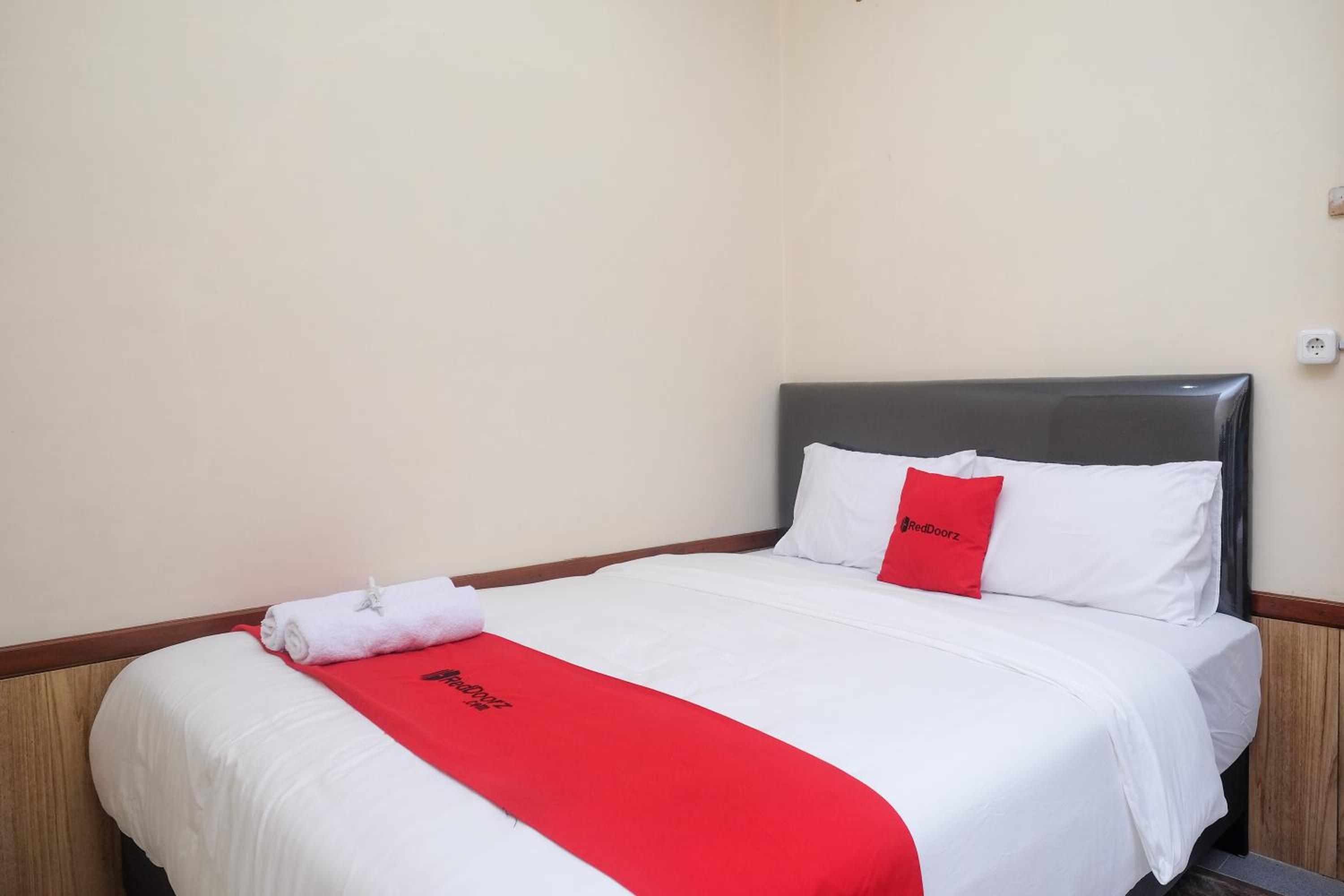 Deluxe Room - Photo 15