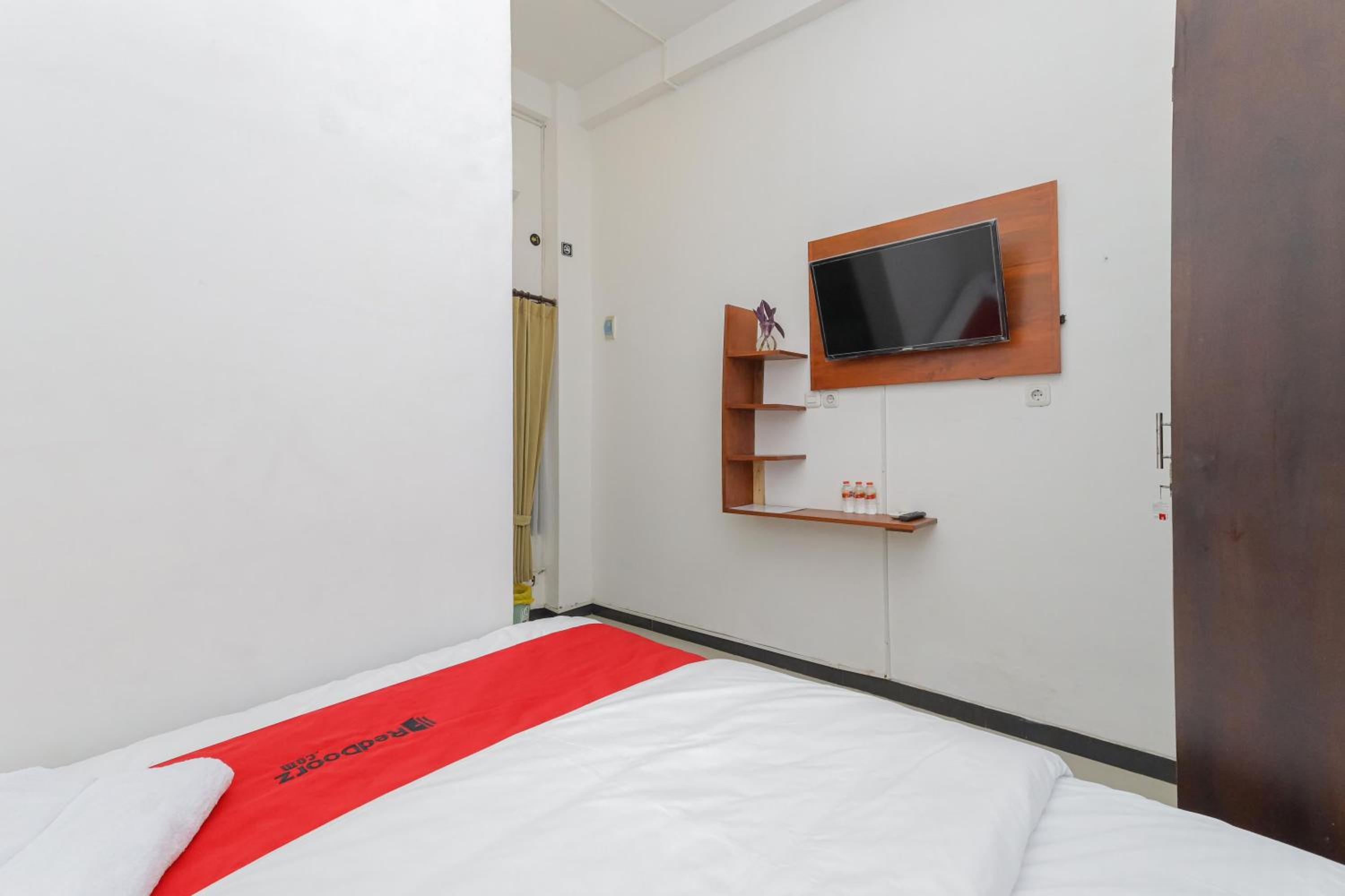 Standard Double Room - Photo 15