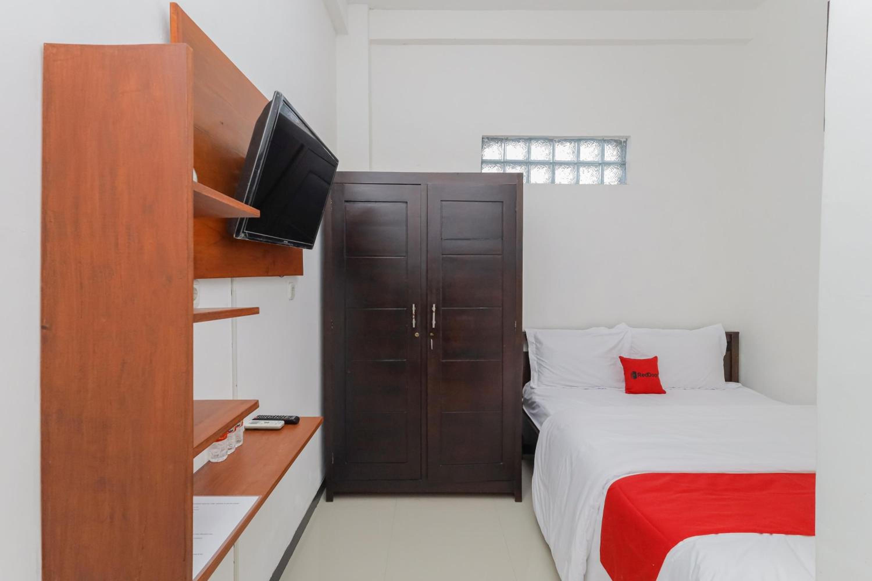 Standard Double Room - Photo 14