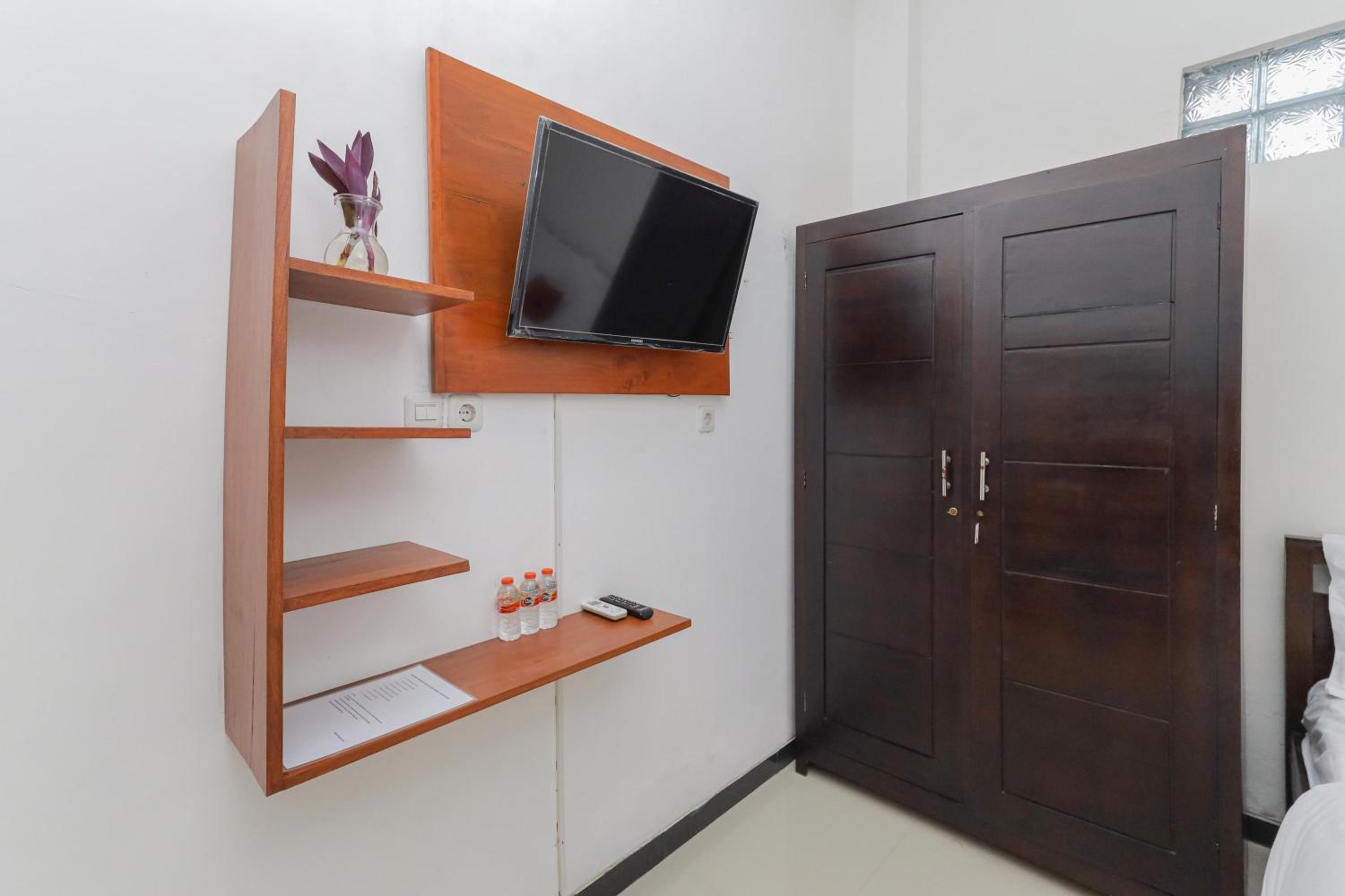Standard Double Room - Photo 12