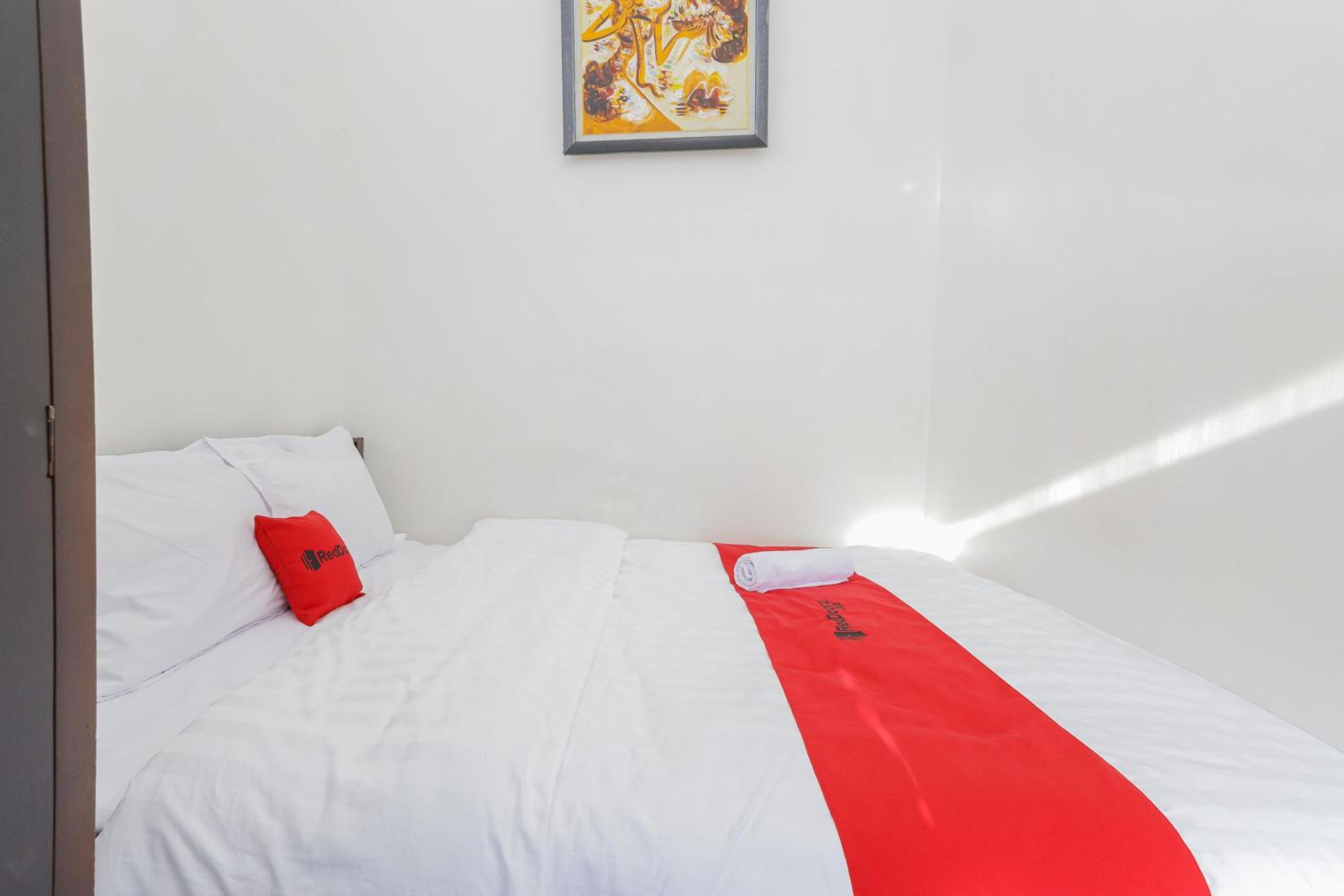 Standard Double Room - Photo 9