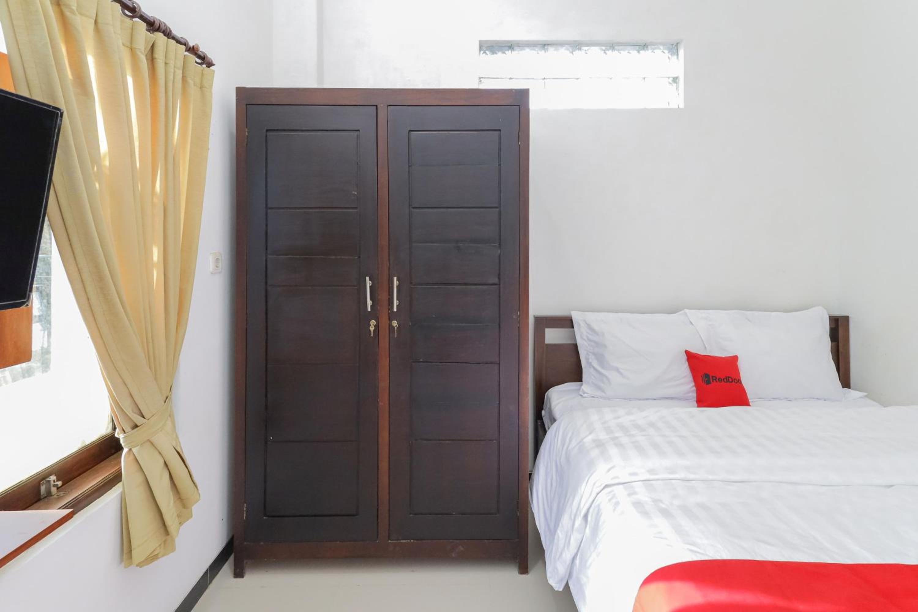 Standard Double Room - Photo 6