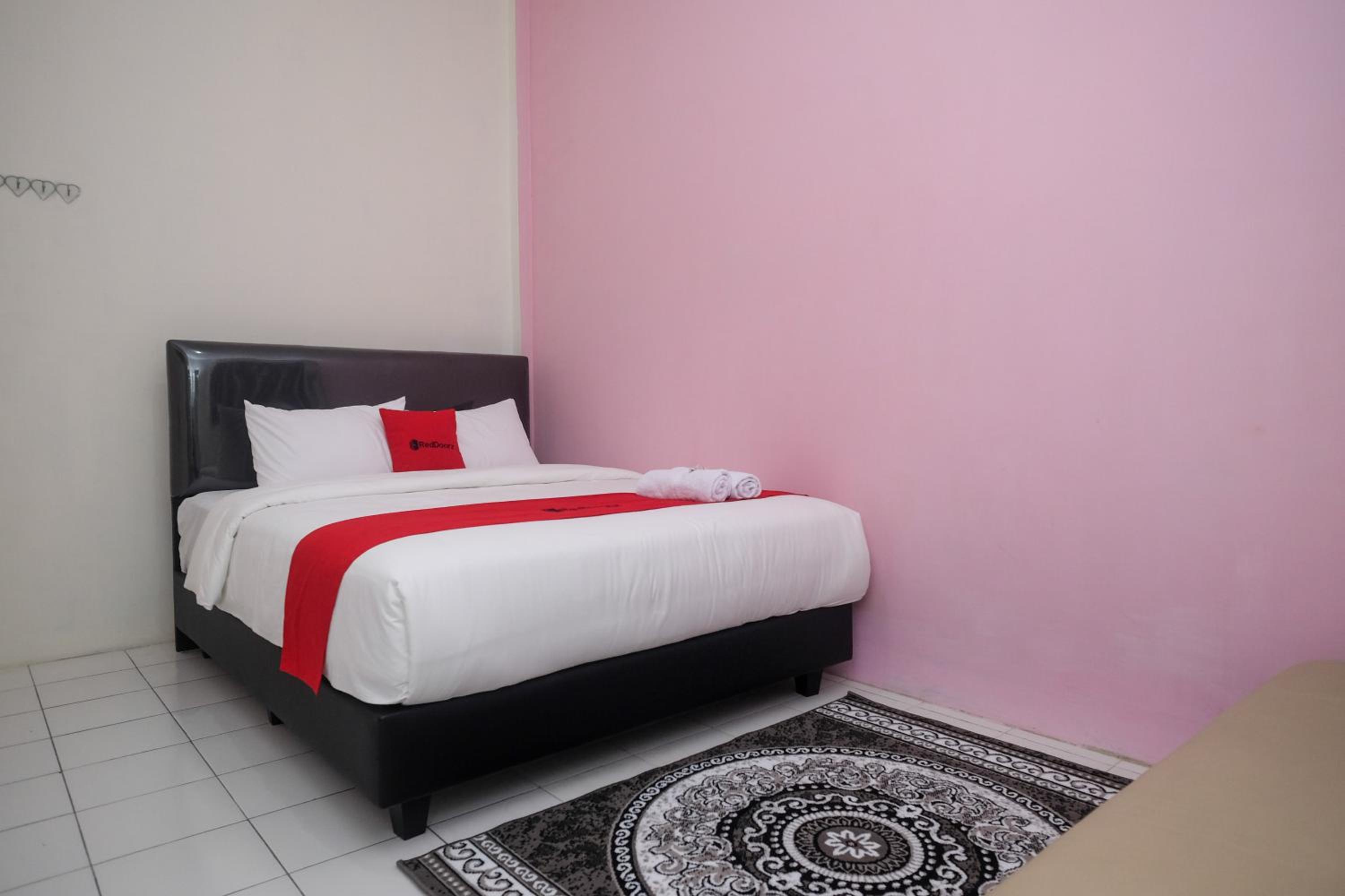 Deluxe Room - Photo 2