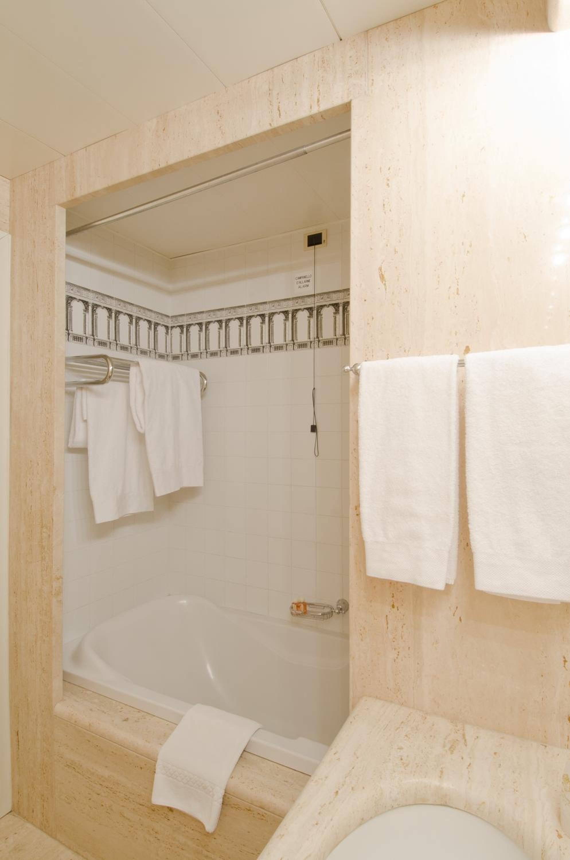 Superior Double Room - Photo 10