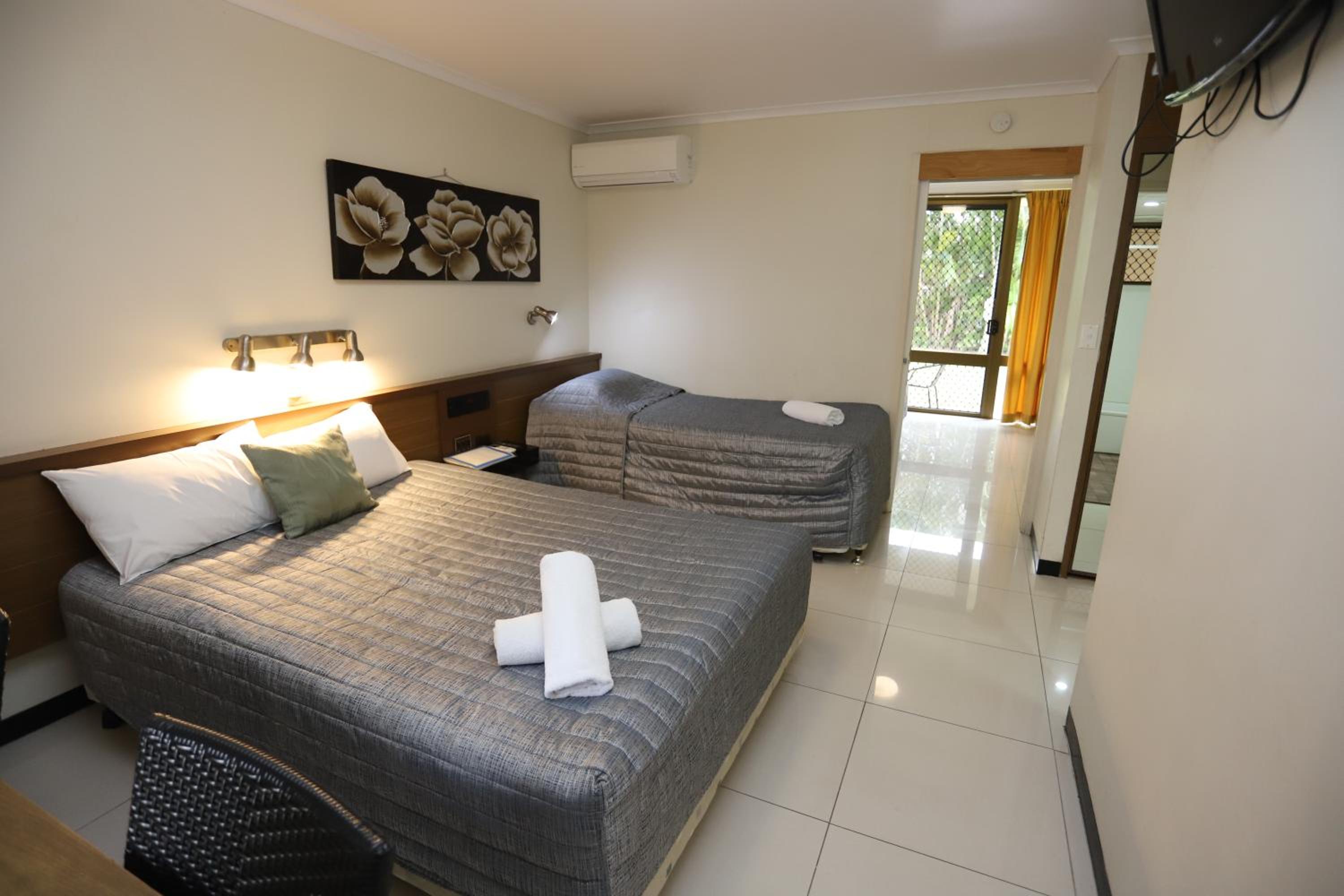 Executive Two-Bedroom Suite - Photo 7