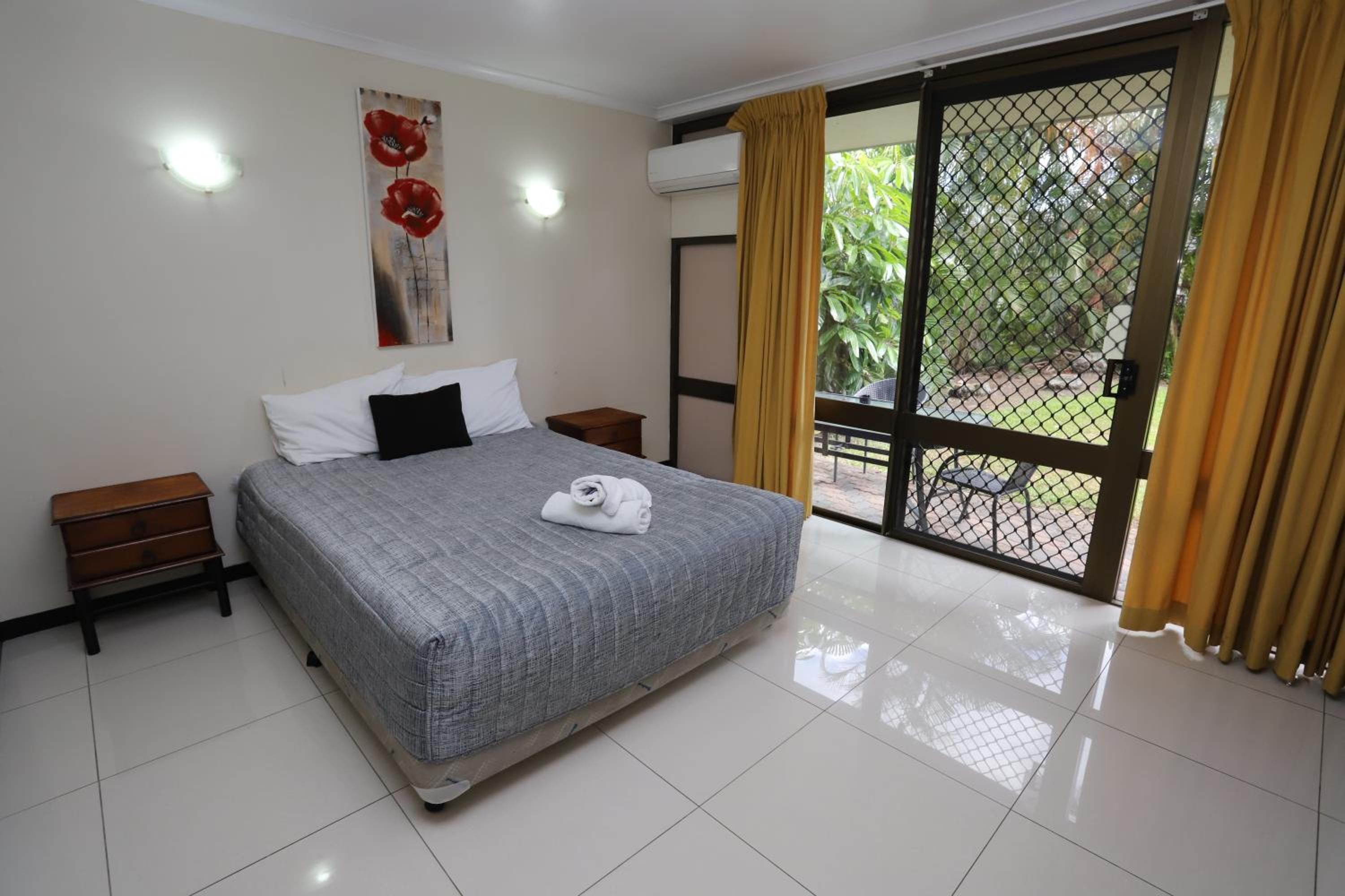 Executive Two-Bedroom Suite - Photo 11