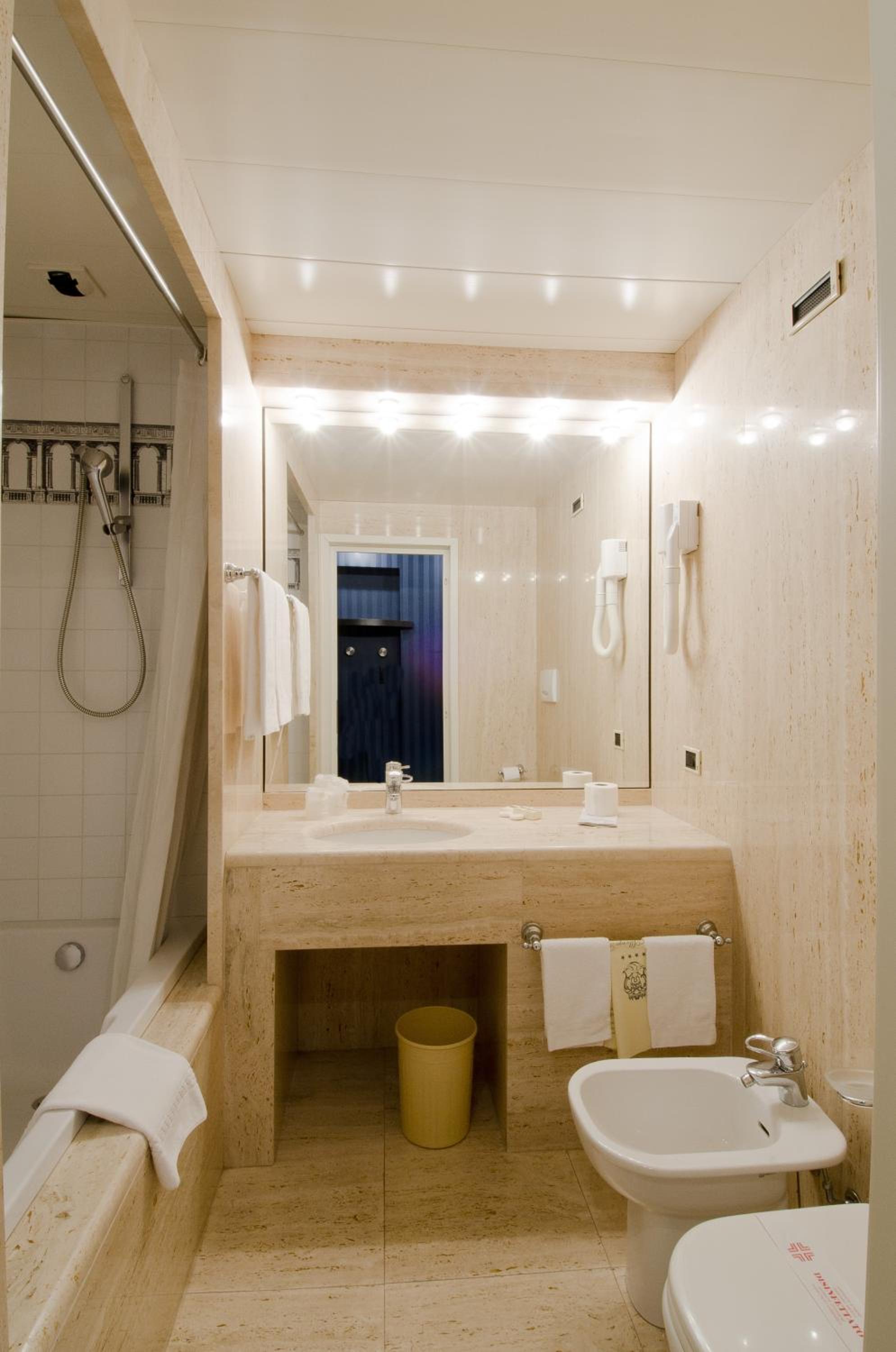 Superior Double Room - Photo 8