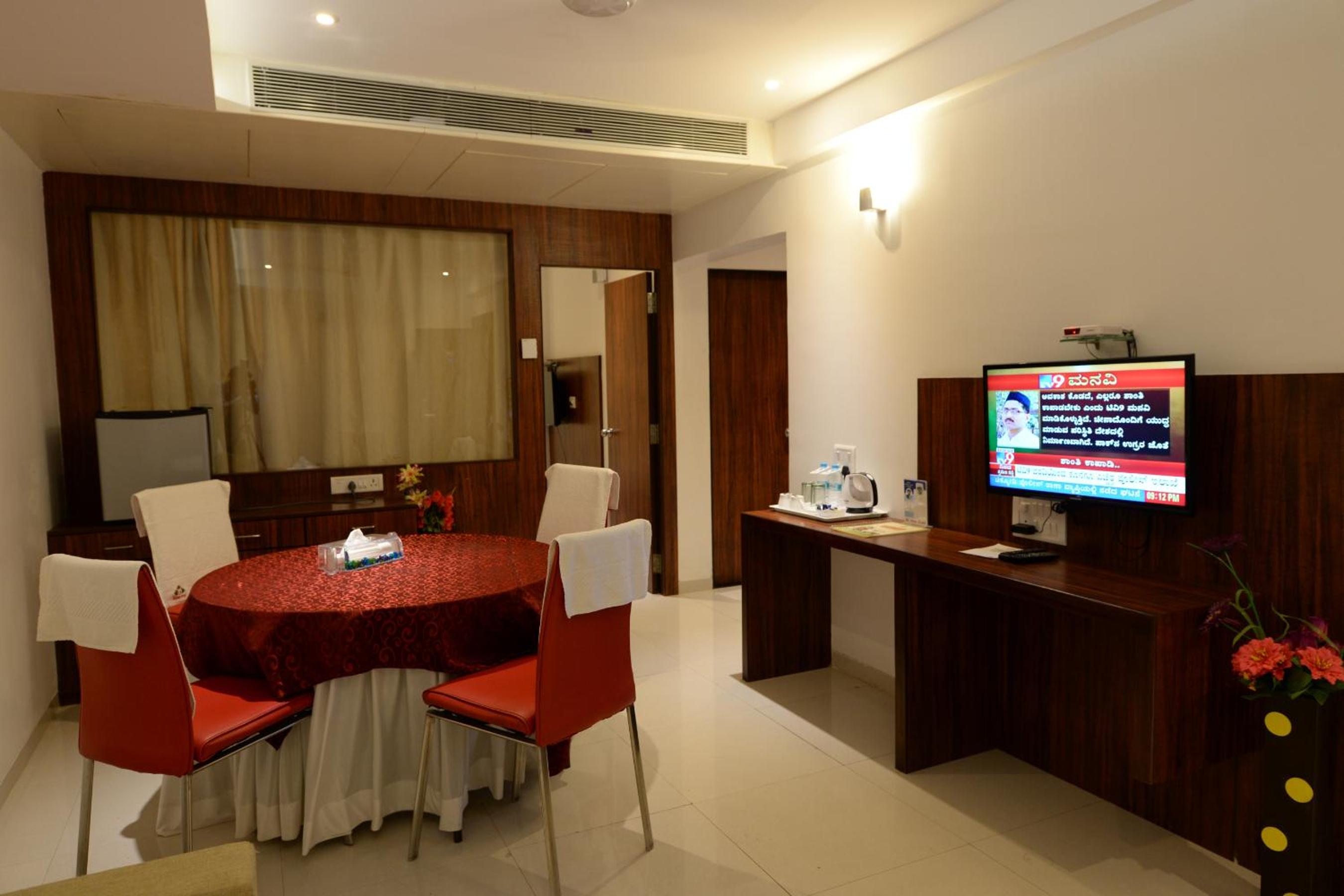 Suite - Photo 2