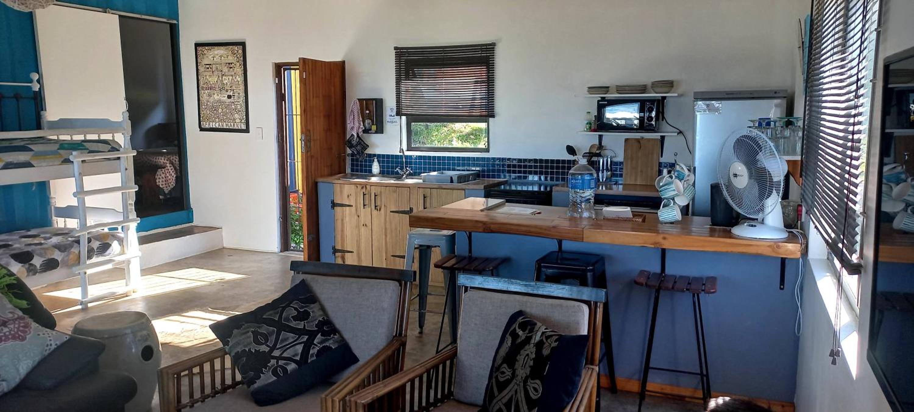 Two-Bedroom House - Photo 12