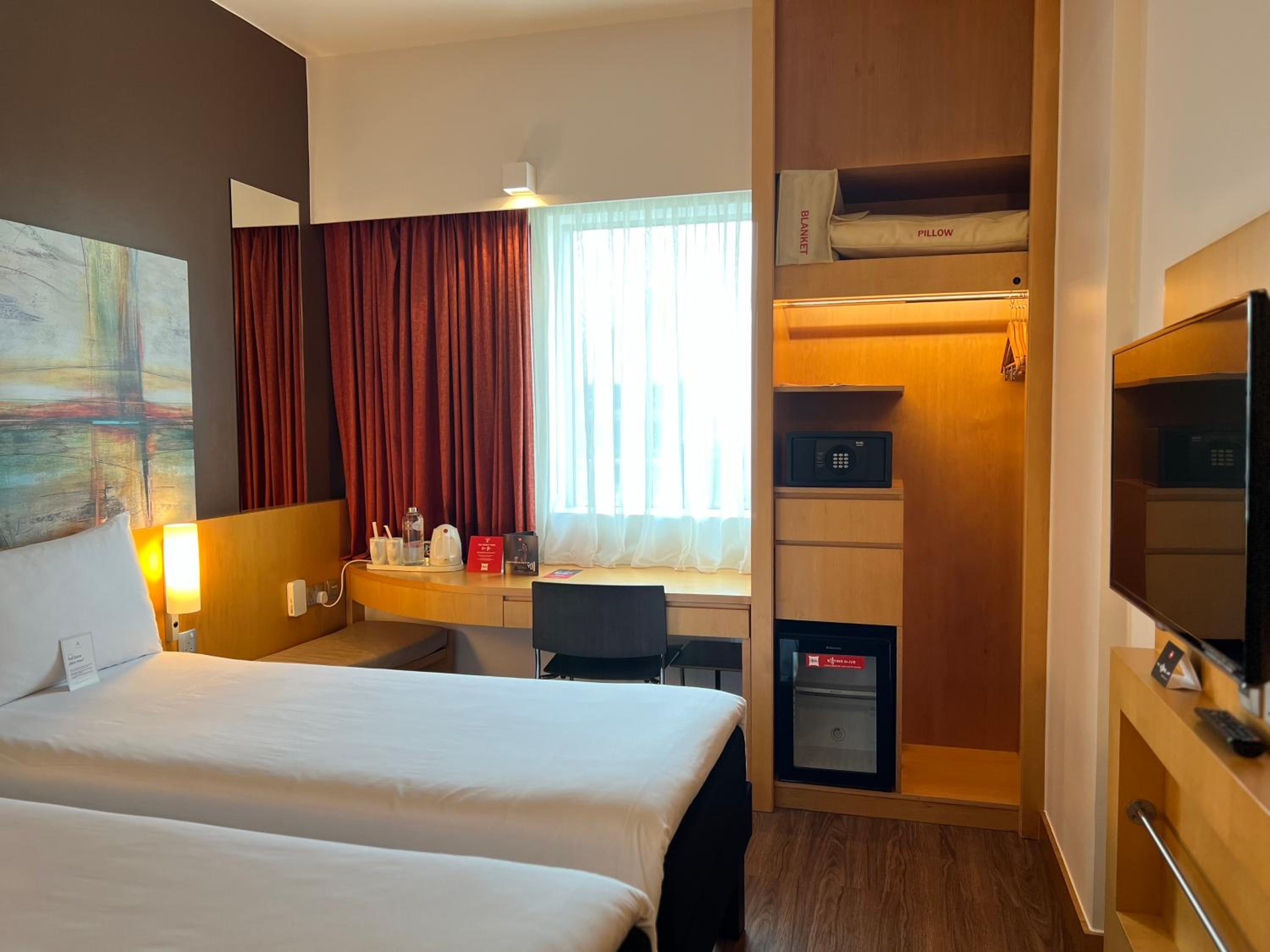 Premium Twin Room photo 2