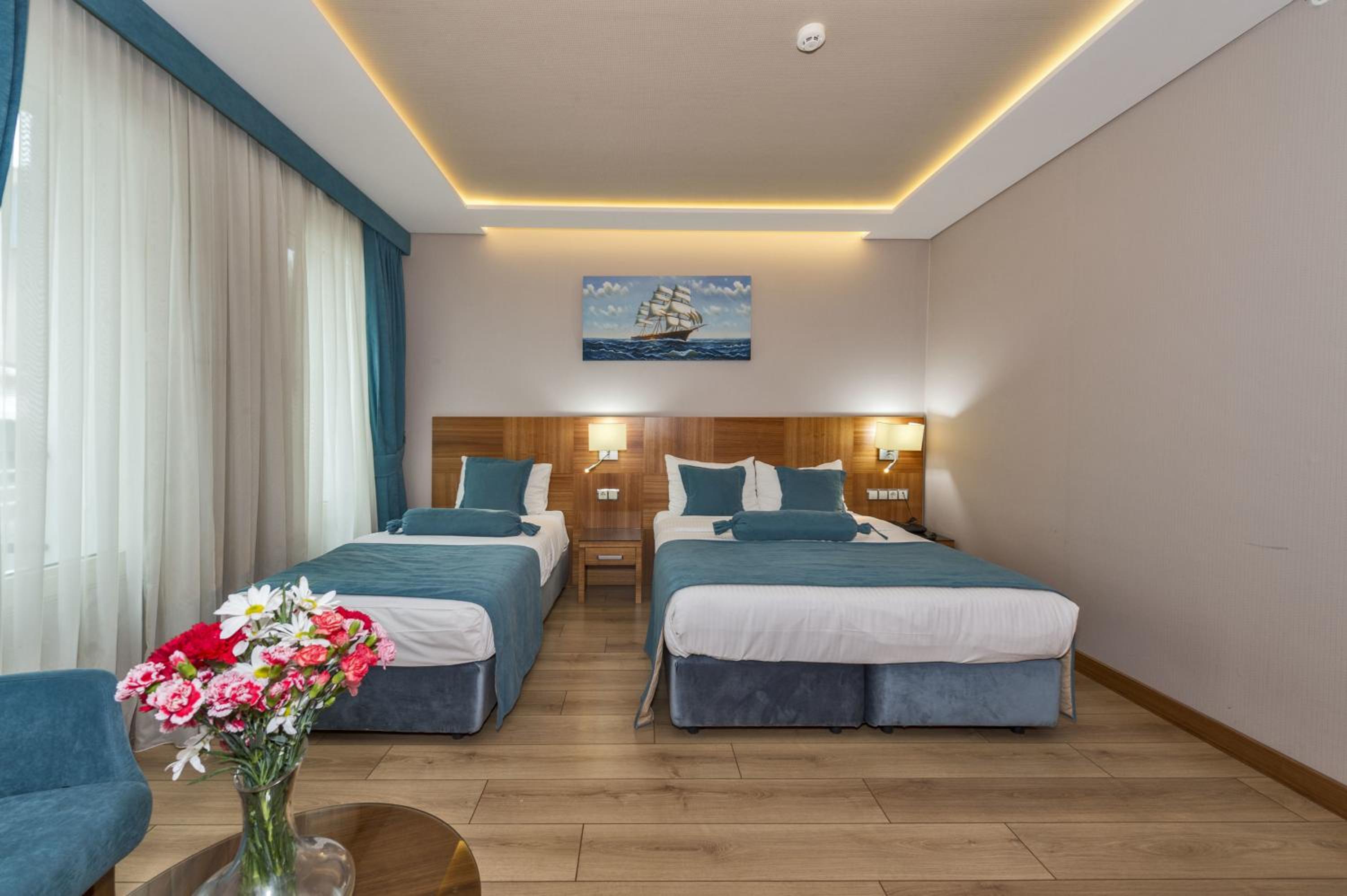 Standard Triple Room photo 2